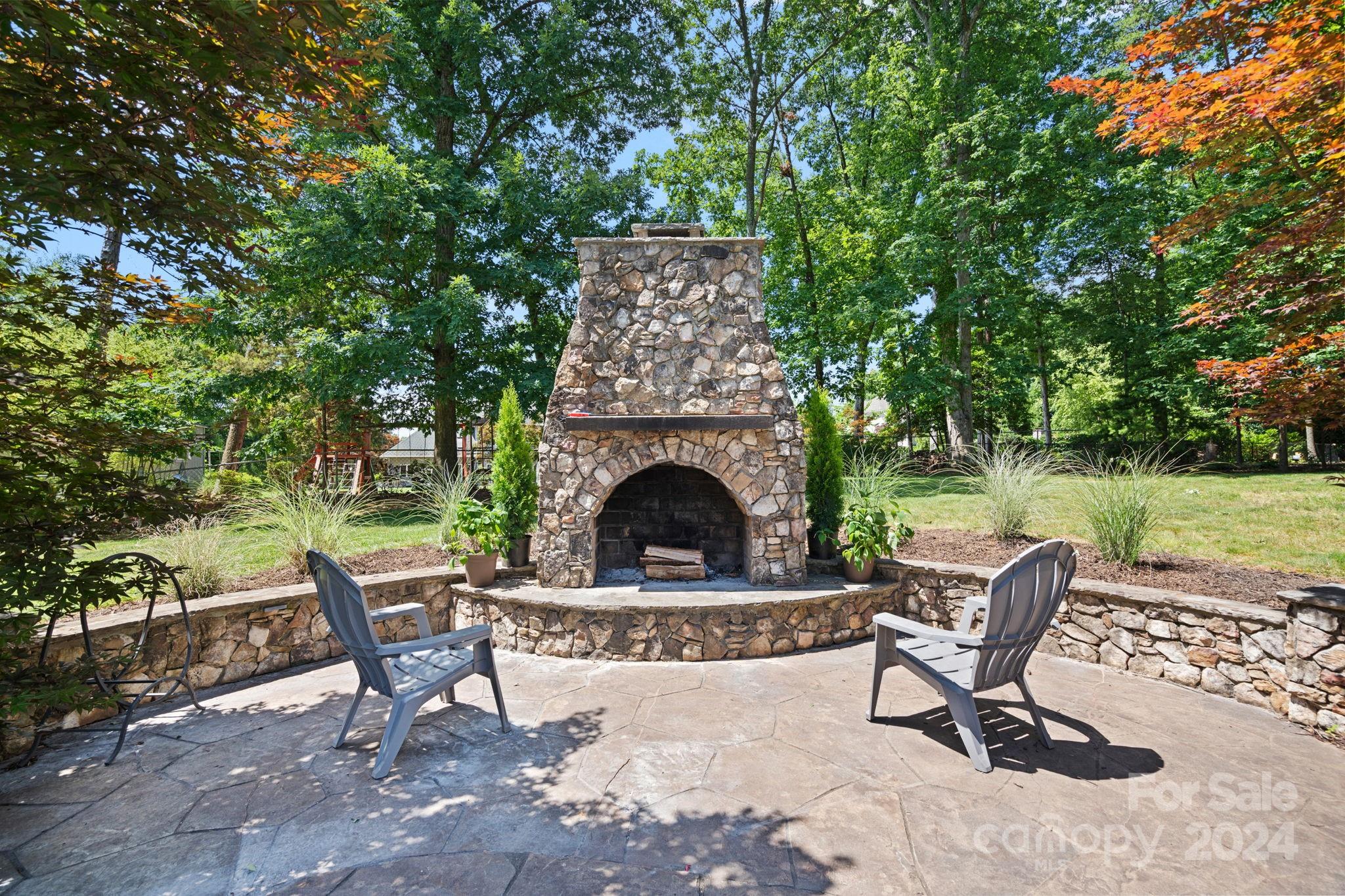 Diane Shores - Residential