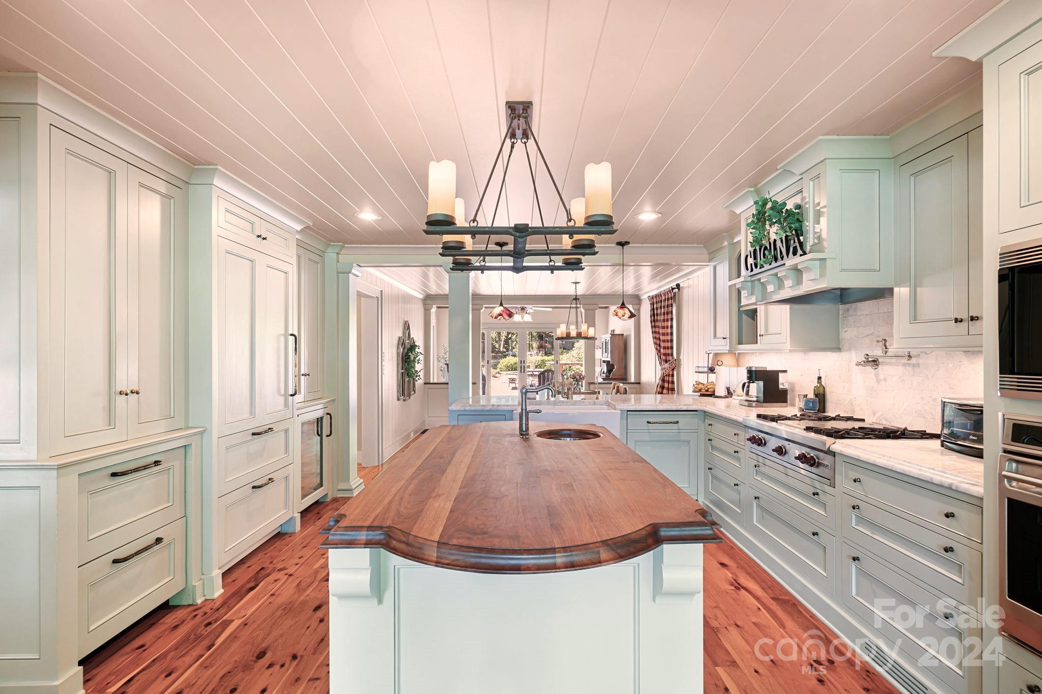 Diane Shores - Residential