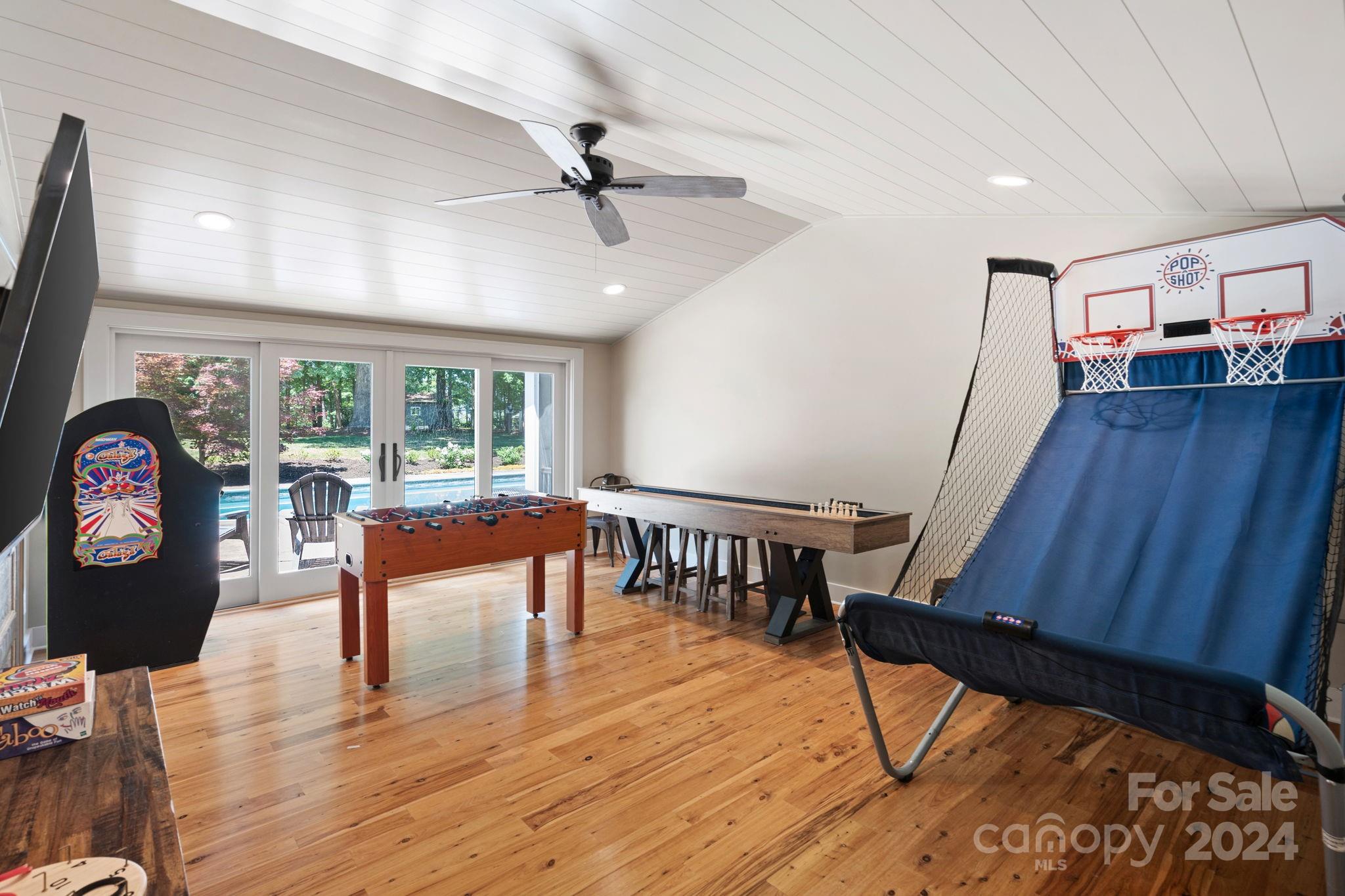 Diane Shores - Residential