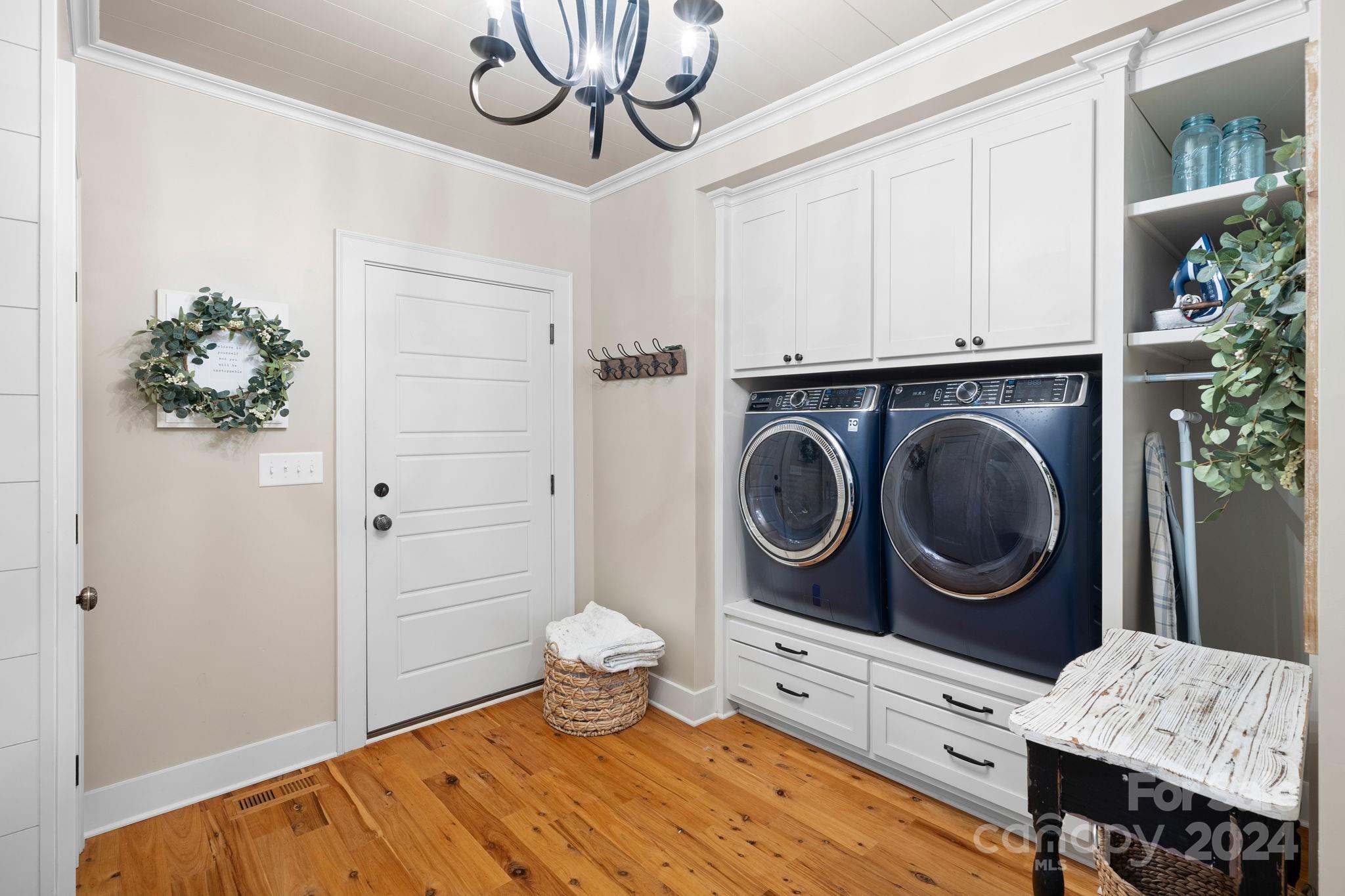 Diane Shores - Residential