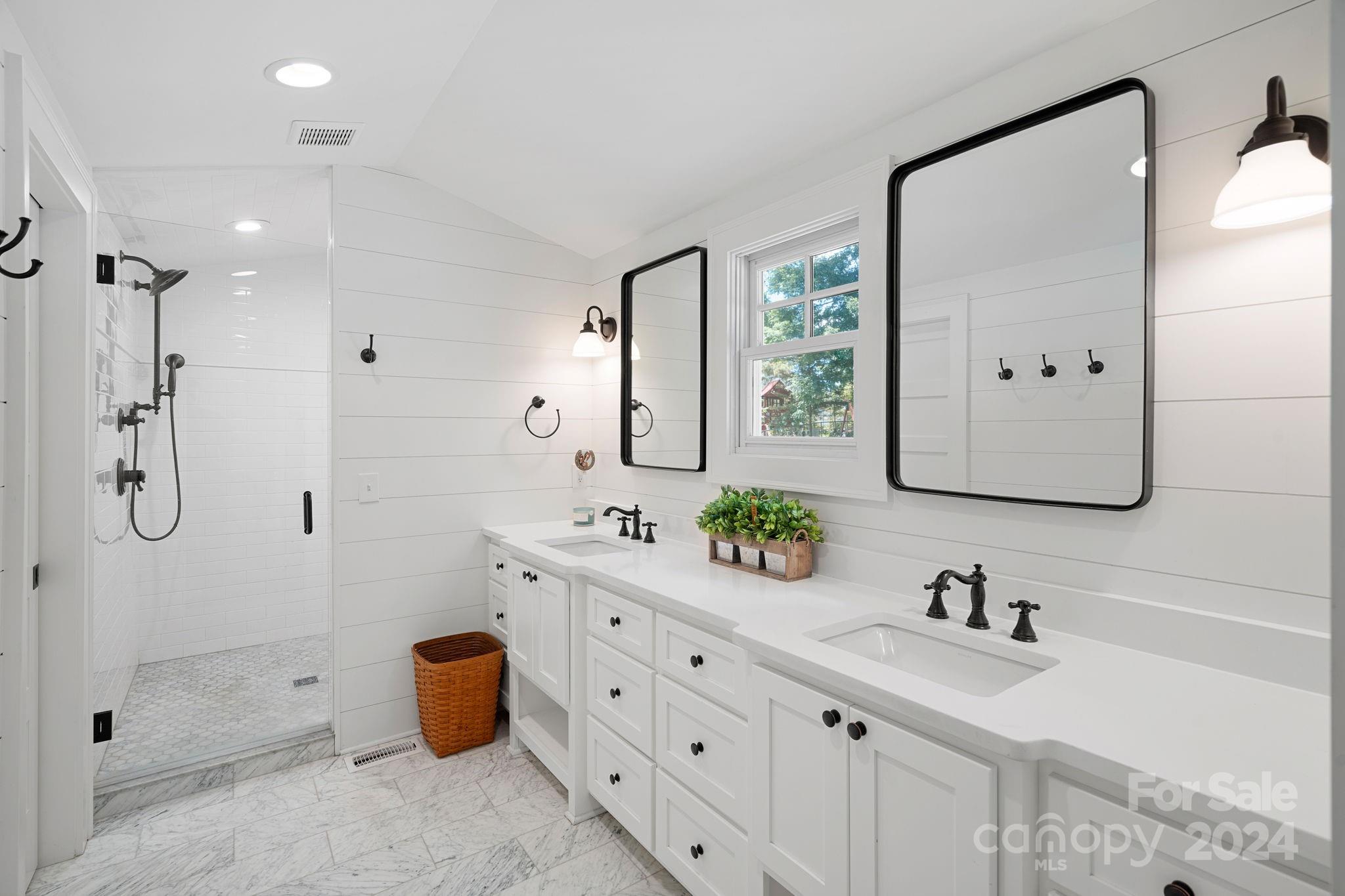 Diane Shores - Residential