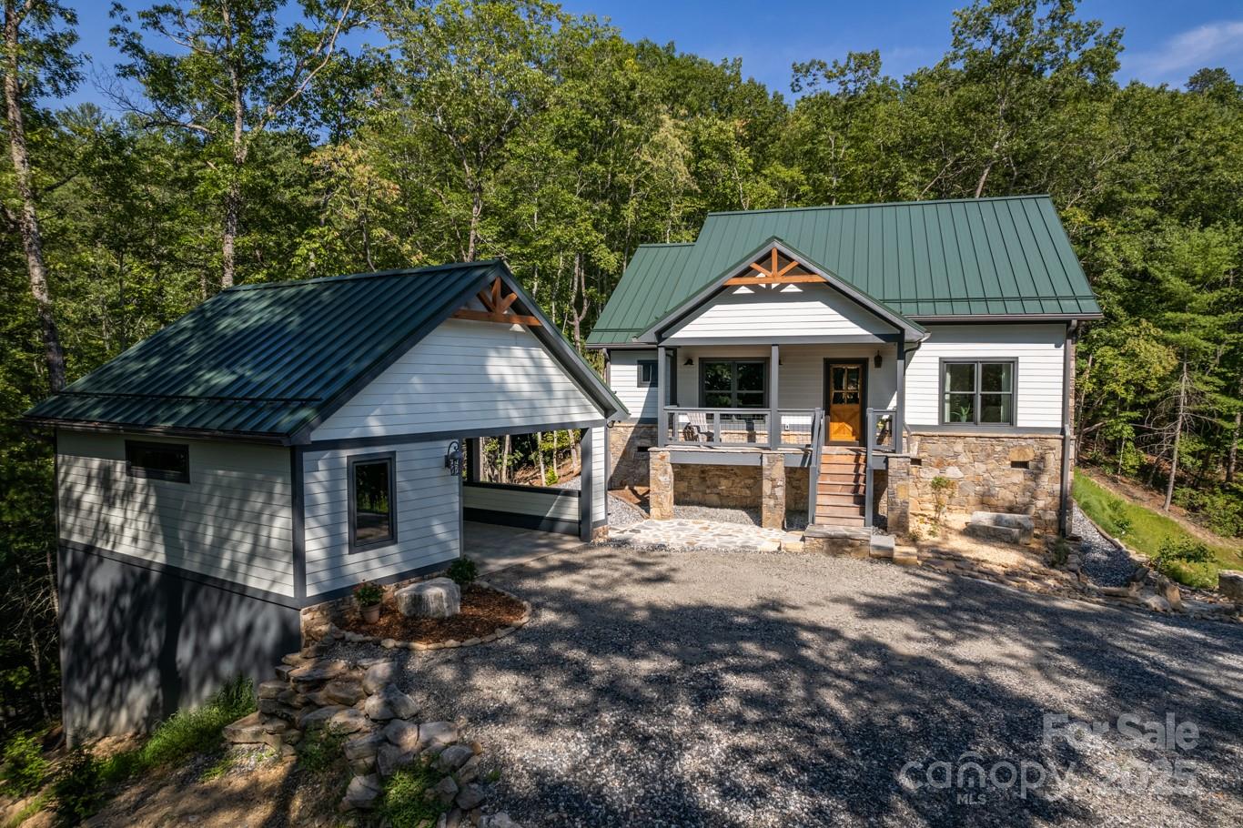 401 Moonbeam Crossing