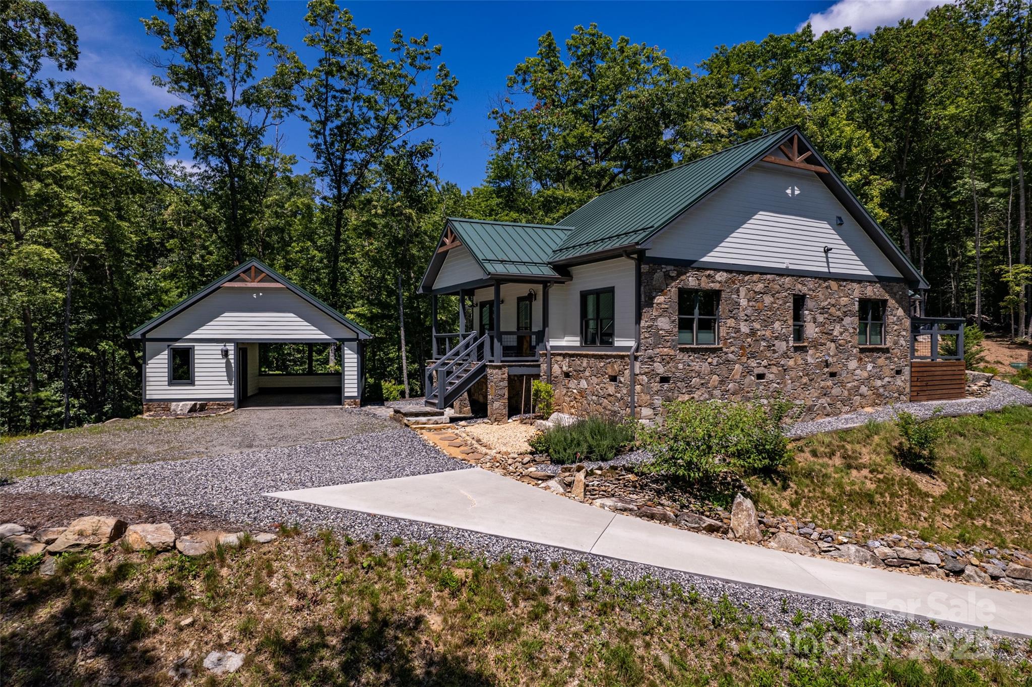 401 Moonbeam Crossing