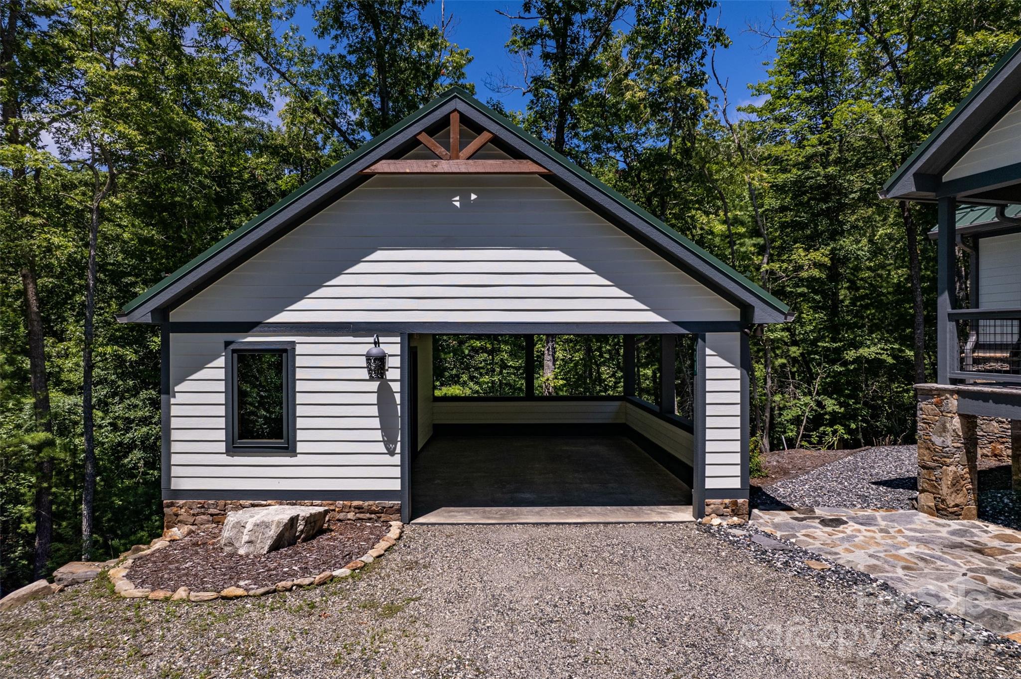 401 Moonbeam Crossing