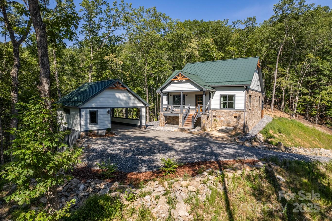 401 Moonbeam Crossing
