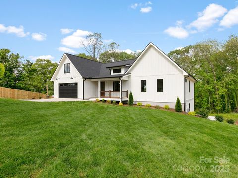 15 Progress Lane Candler NC 28715
