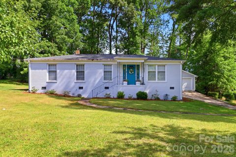 Photo of 6607 Elmwood Circle, Charlotte, NC 28214 (MLS # 4378289)