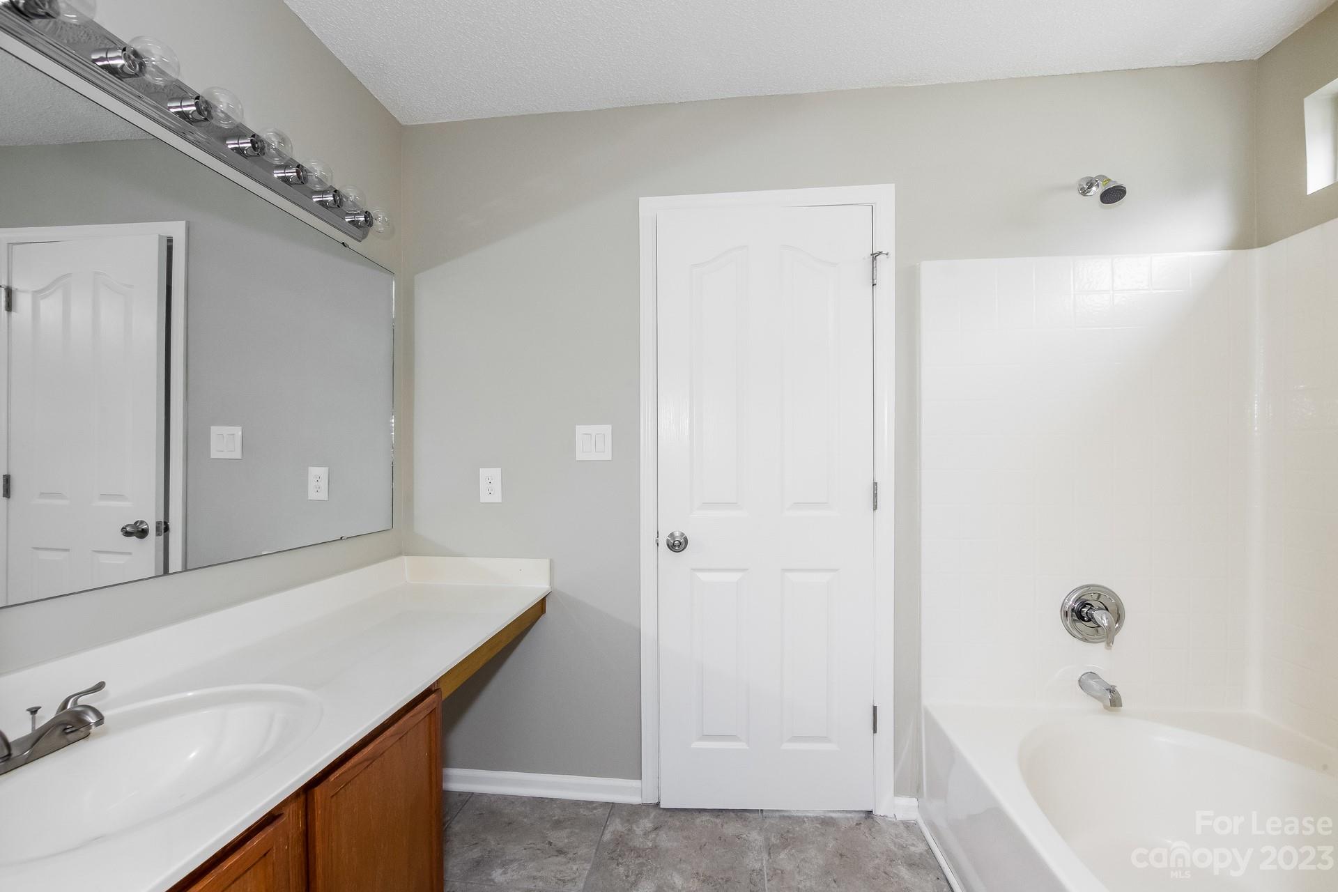 Generals Estates - Residential Lease