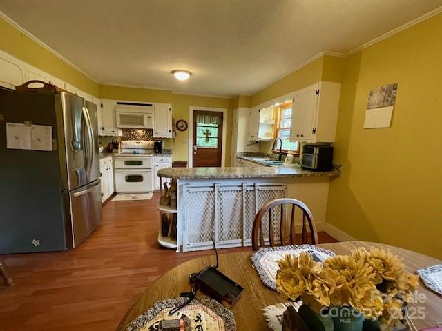 126 Waters Road