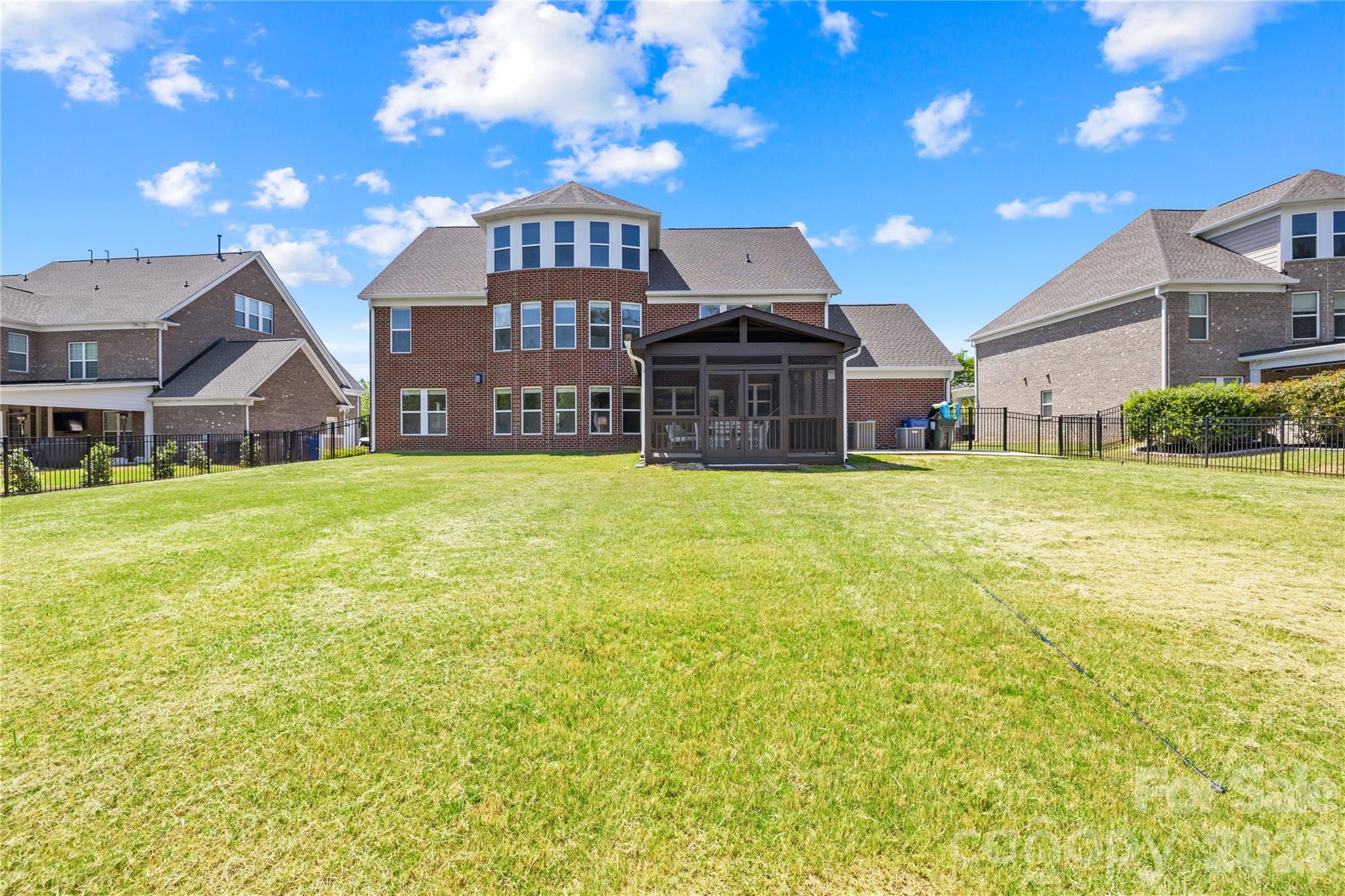 The Chimneys of Marvin - Residential