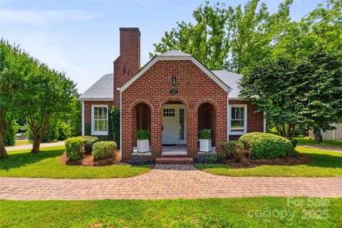 1302 E Rutherford Street Landrum SC 29356