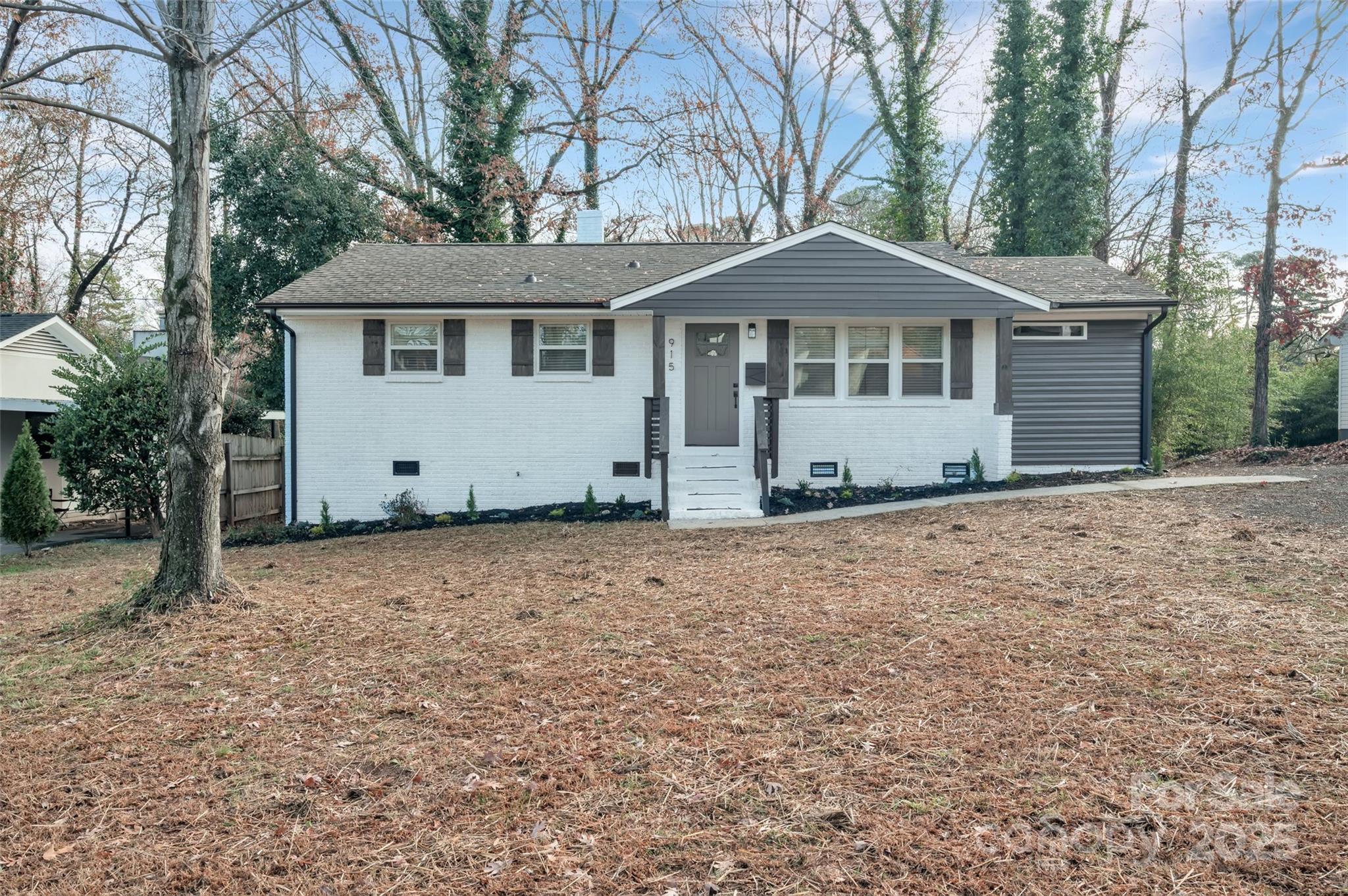 915 Crestmere Street