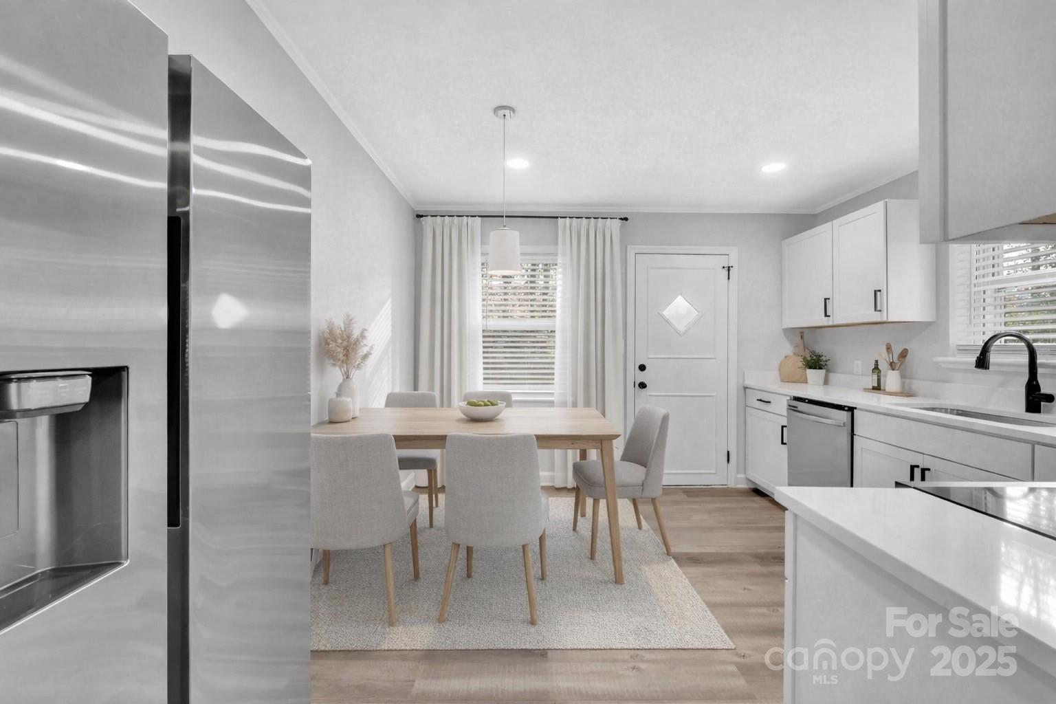 915 Crestmere Street