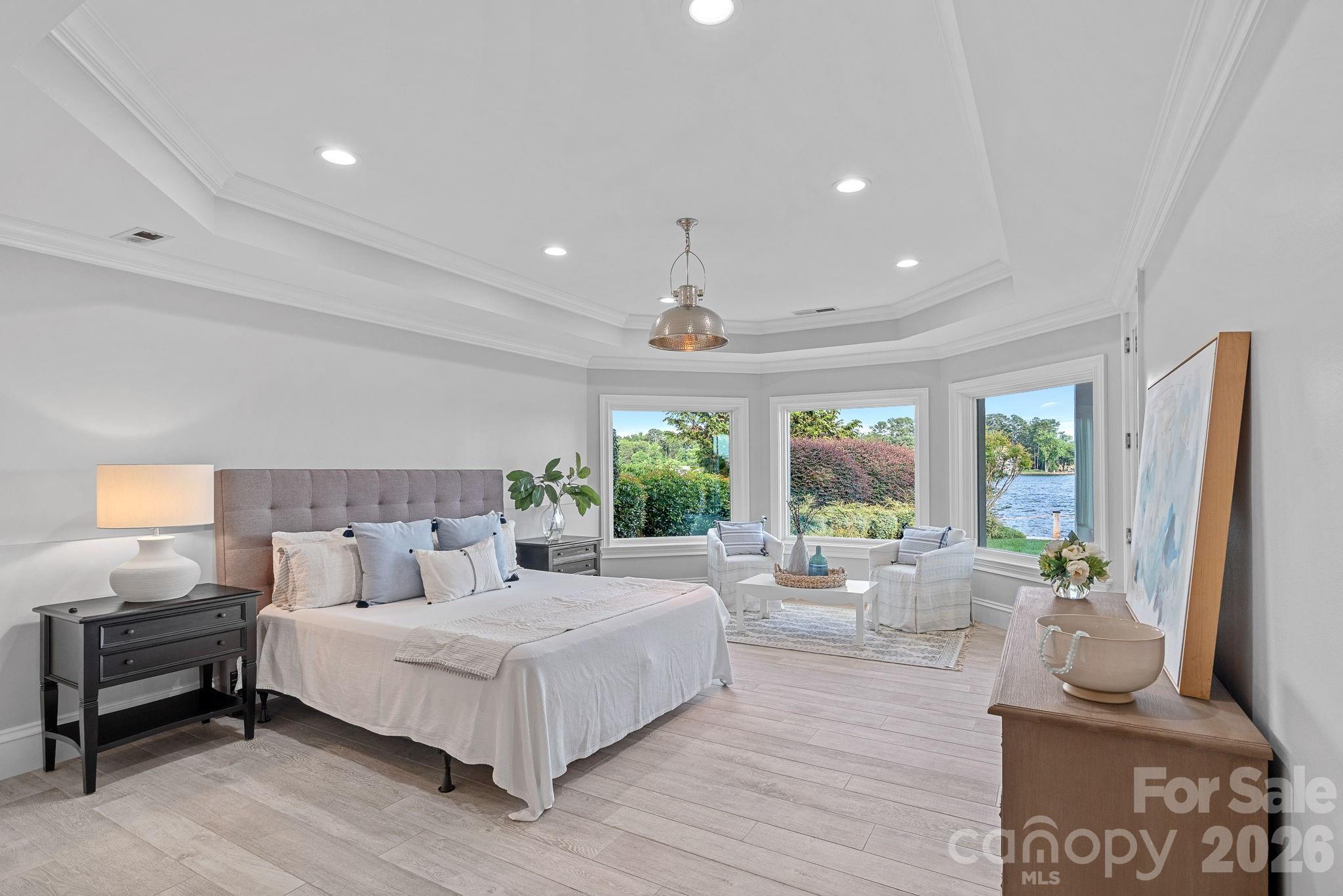 The Peninsula - Residential