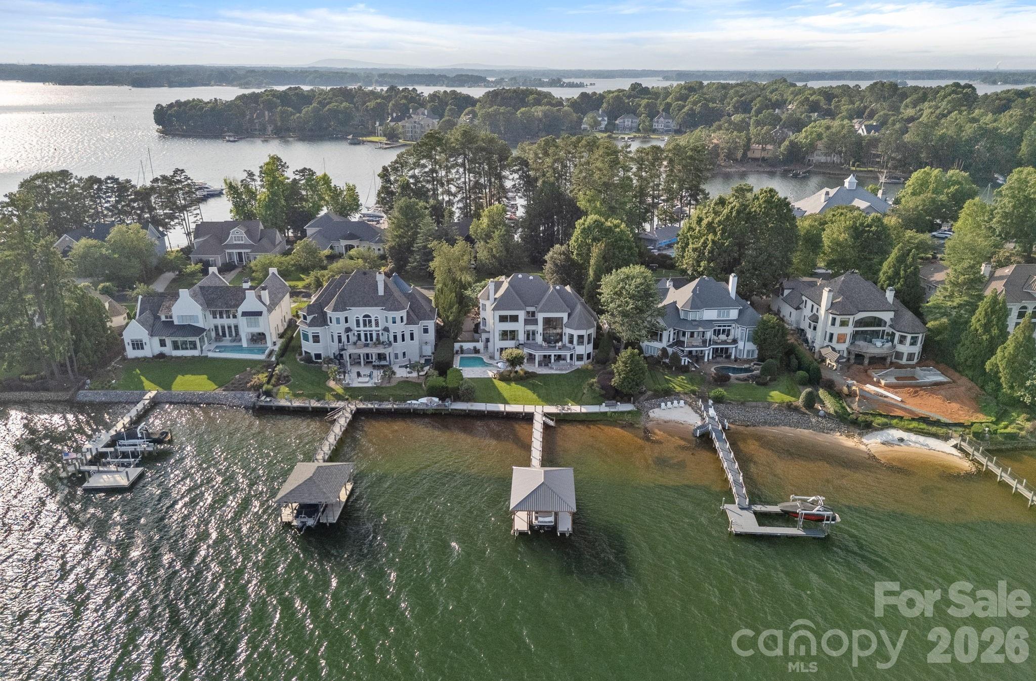 The Peninsula - Residential