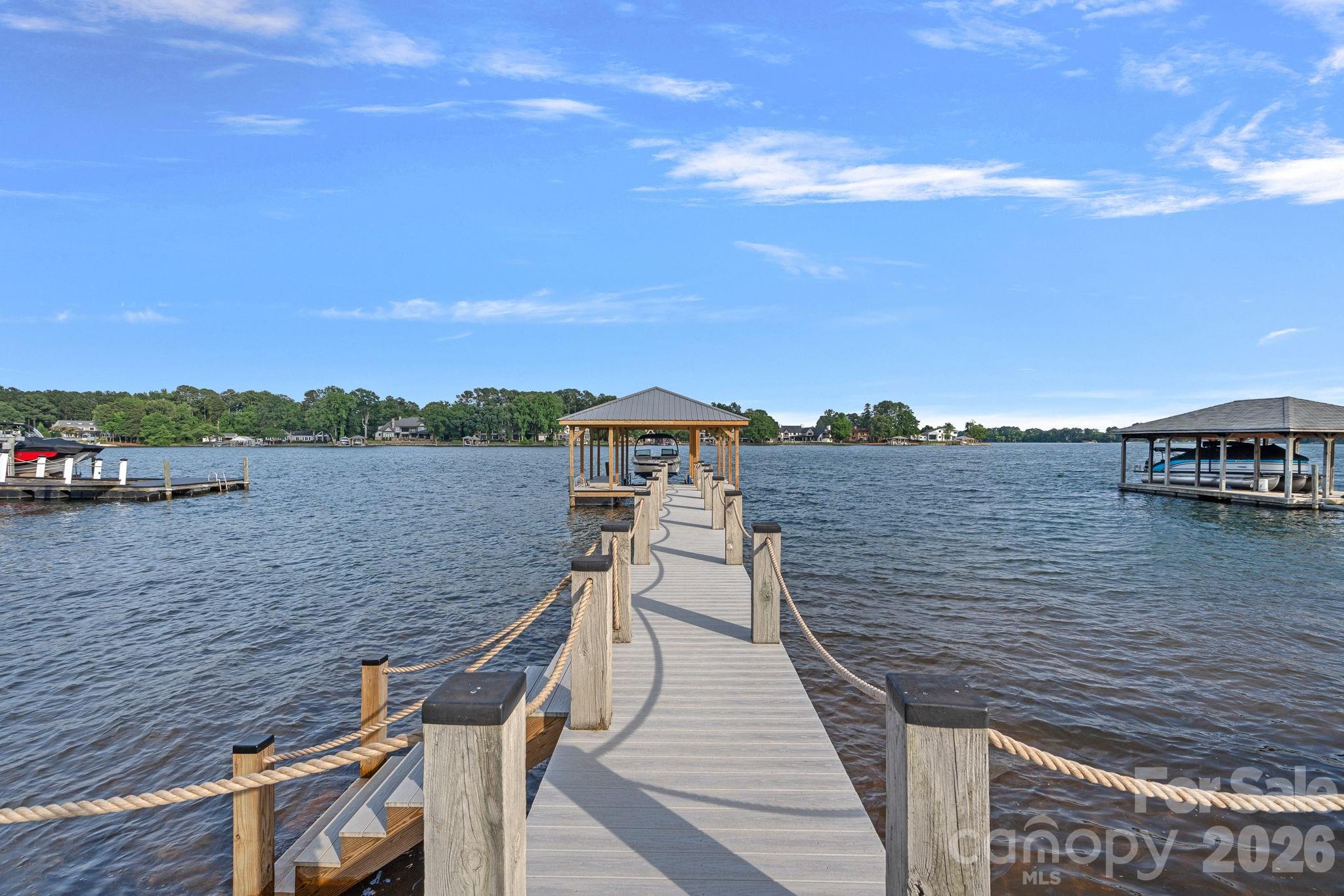 The Peninsula - Residential