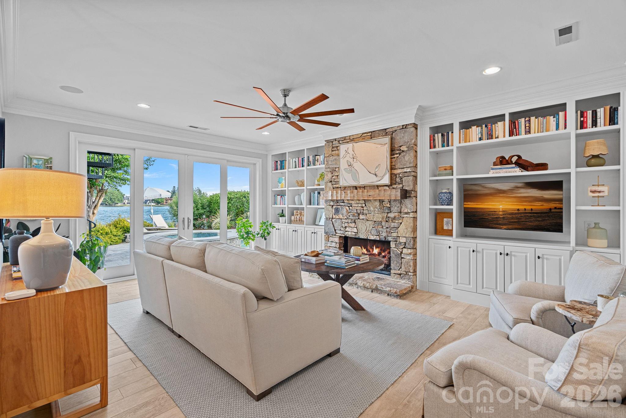 The Peninsula - Residential