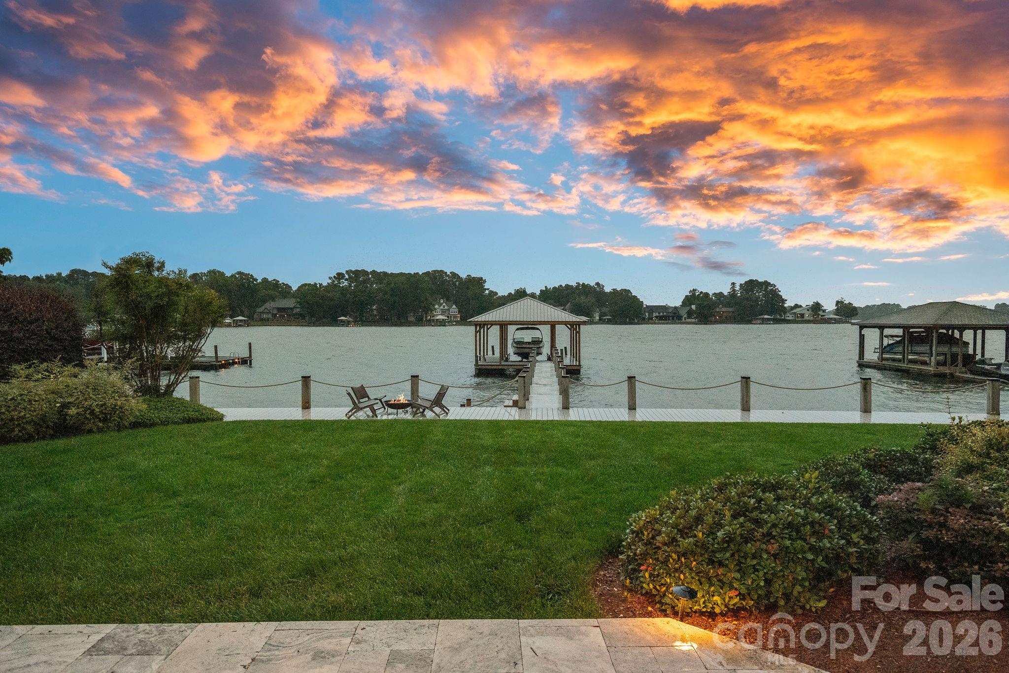 The Peninsula - Residential