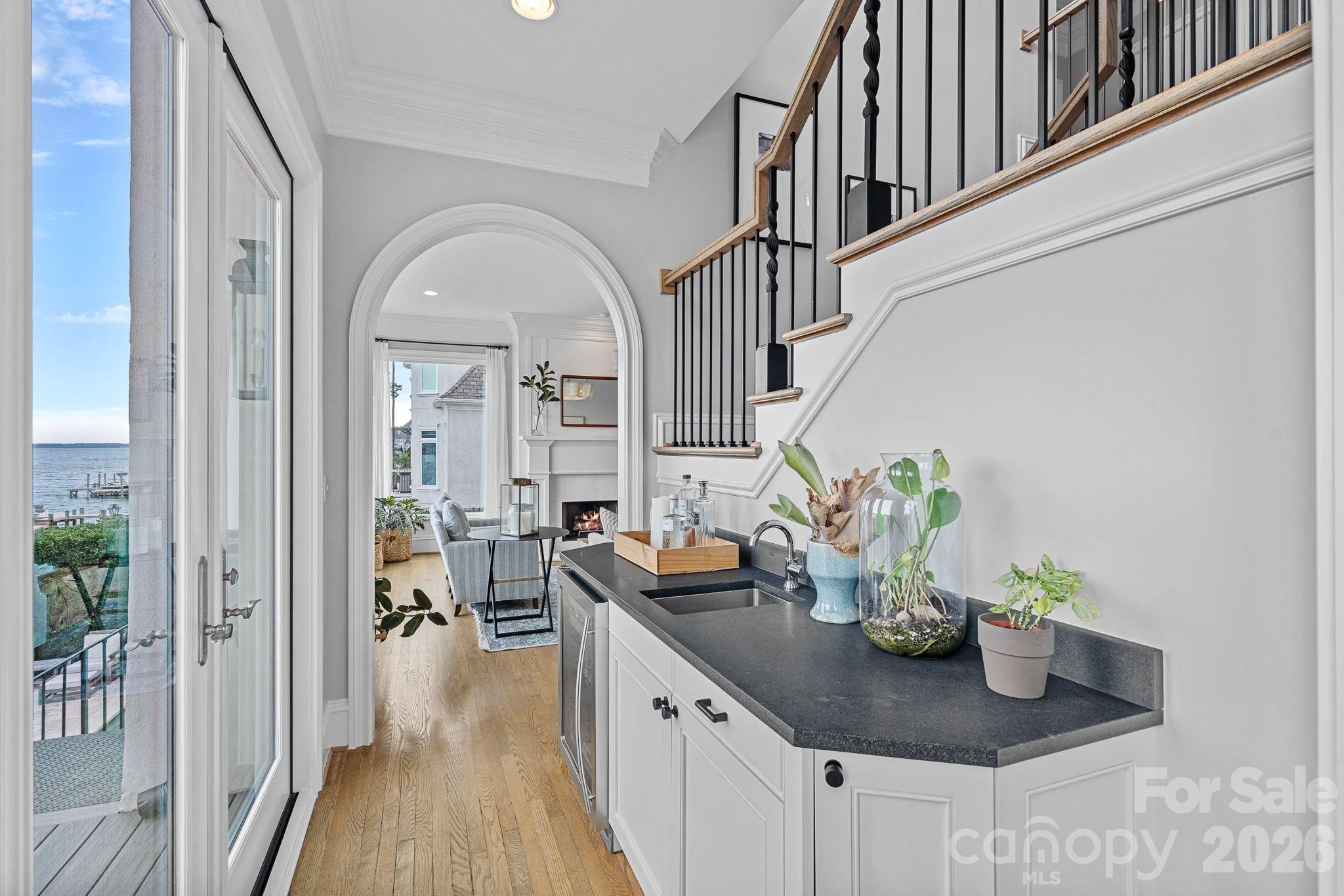 The Peninsula - Residential