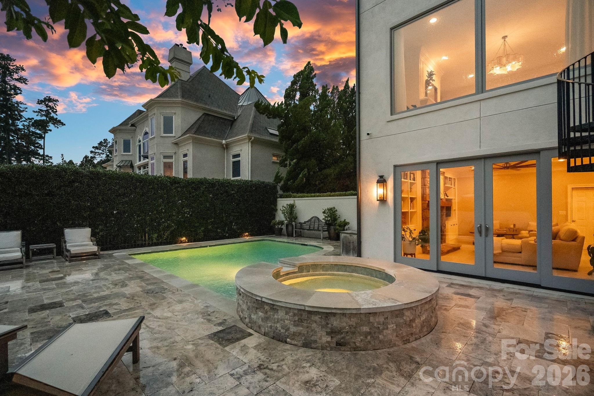 The Peninsula - Residential