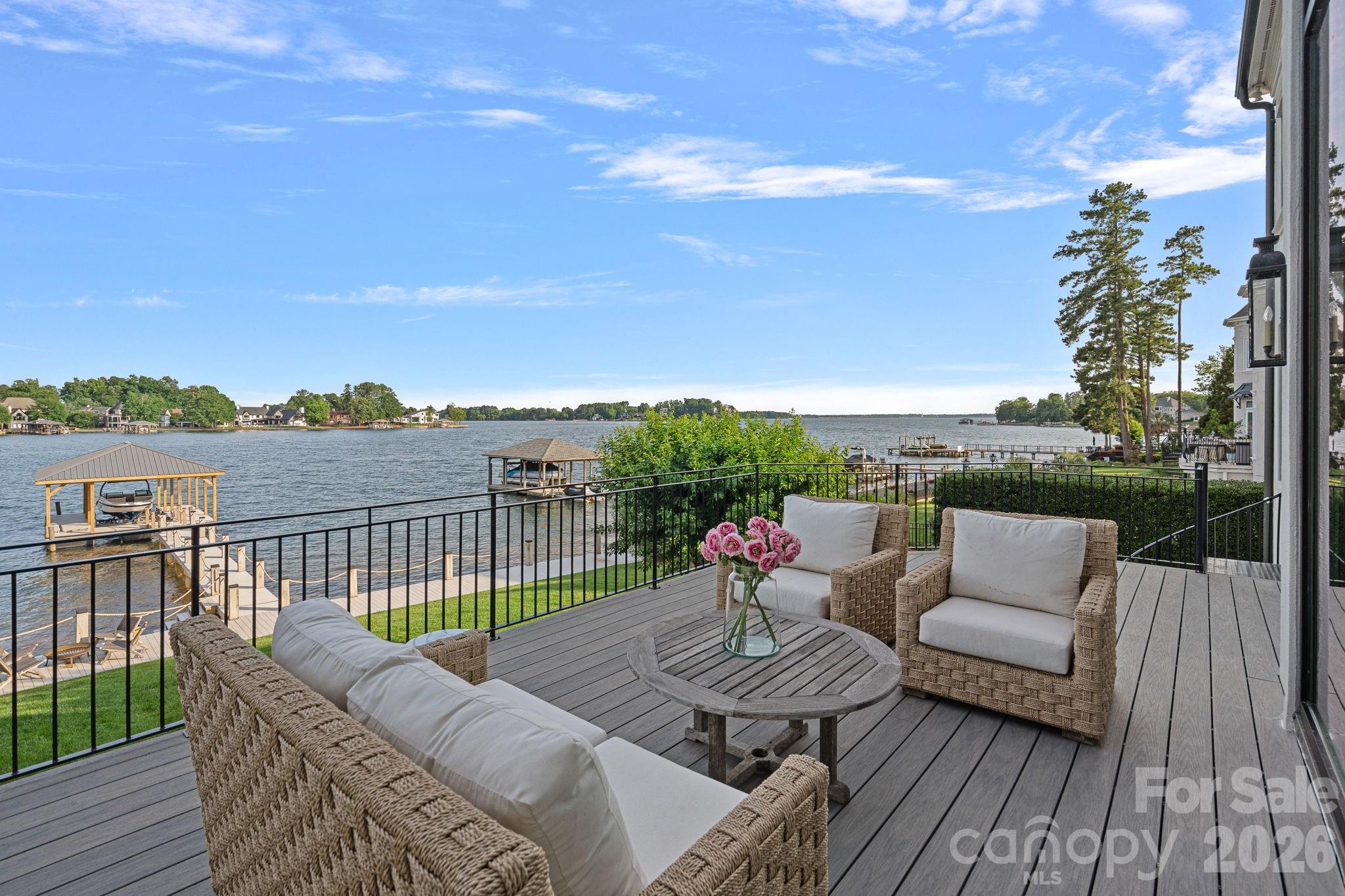 The Peninsula - Residential