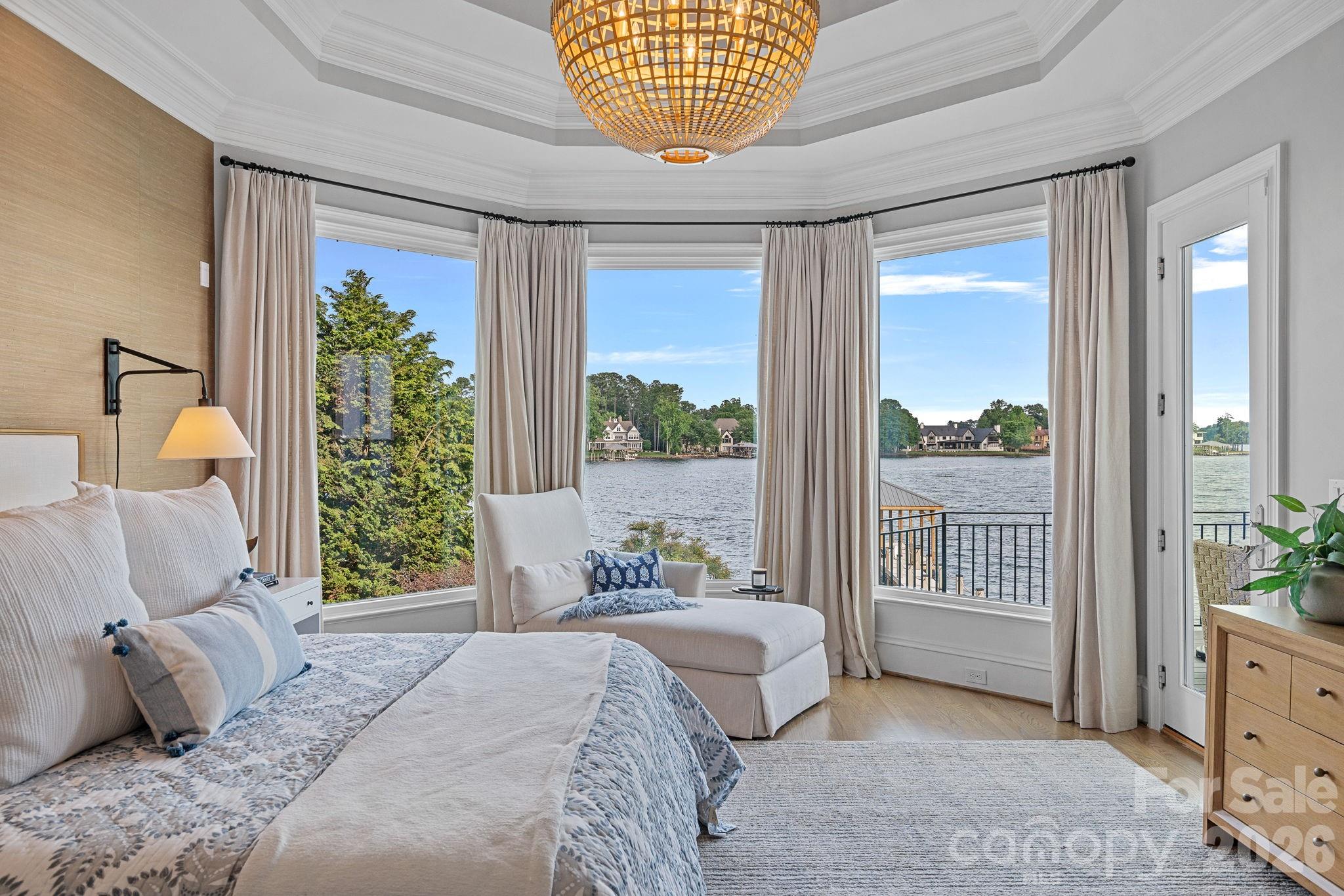 The Peninsula - Residential