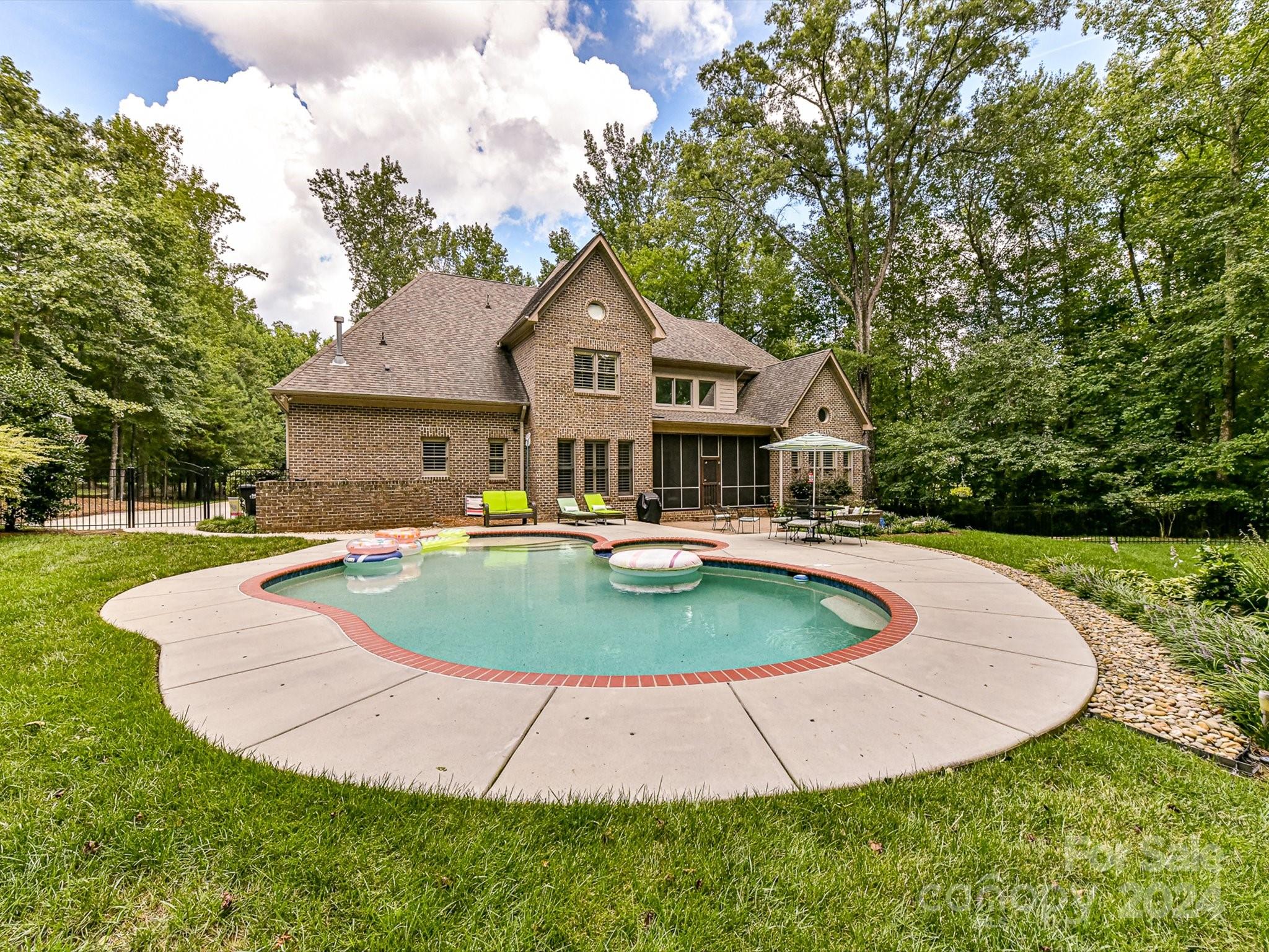 Williamsburg - Residential