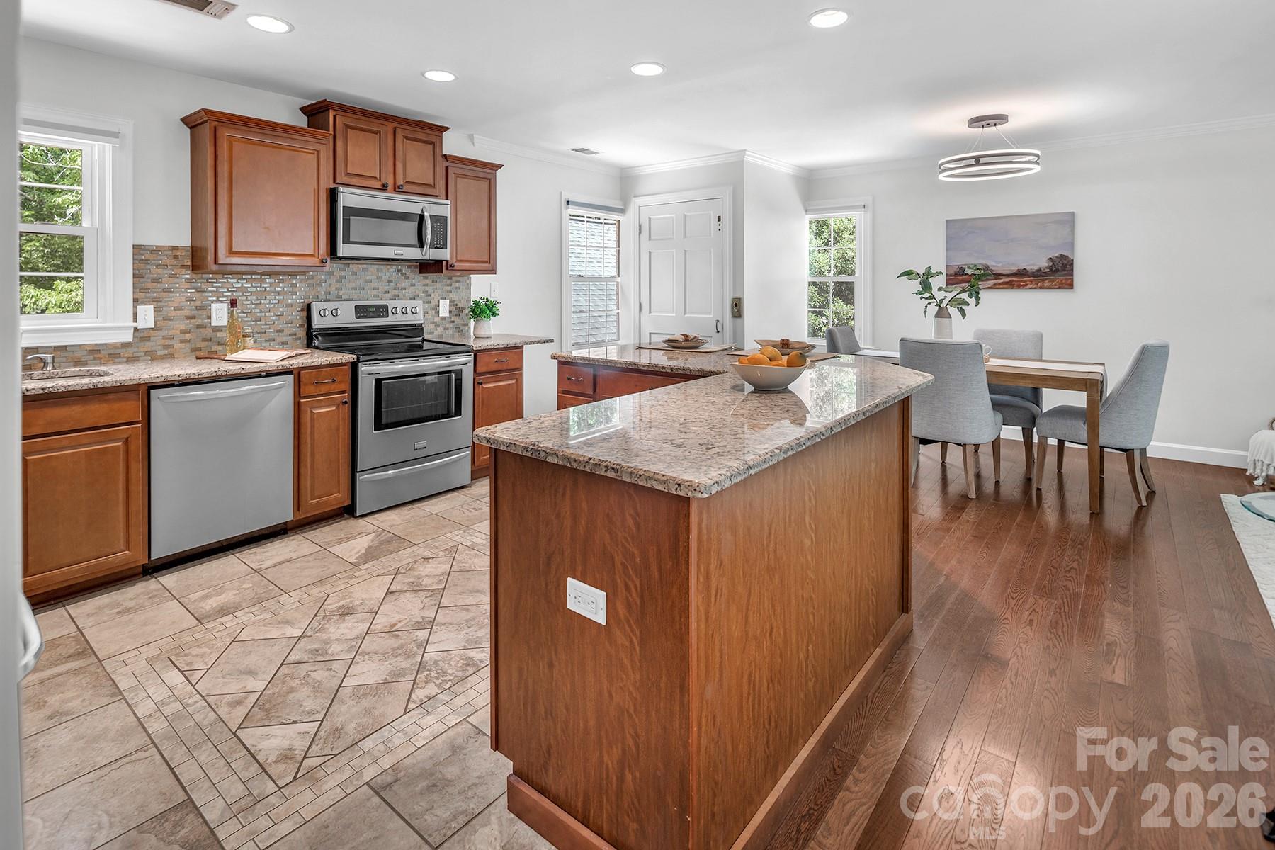 7318 Easen Court