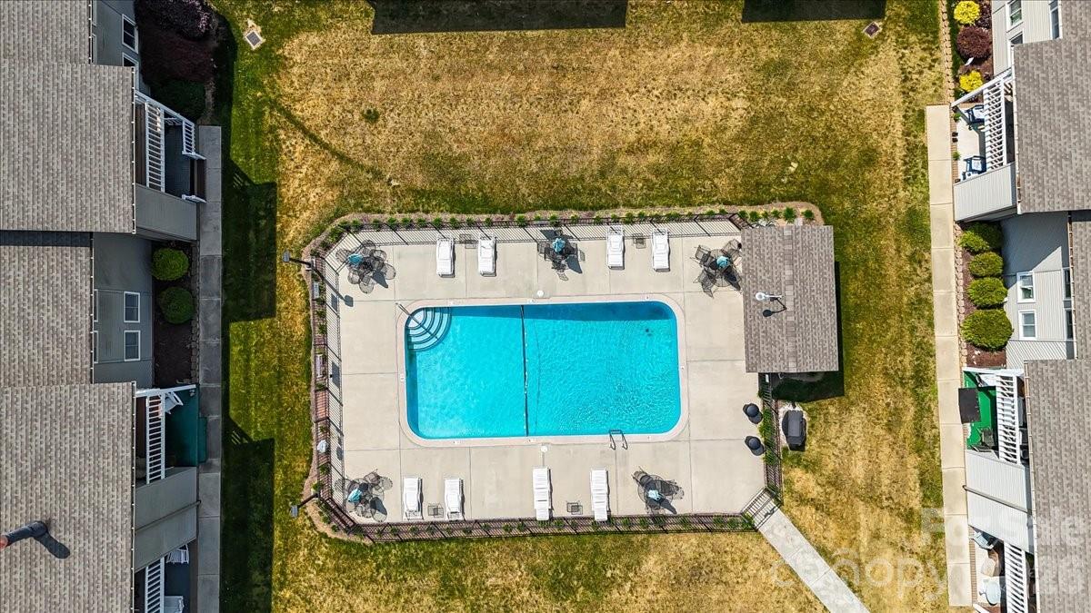 Candlewood Square - Residential