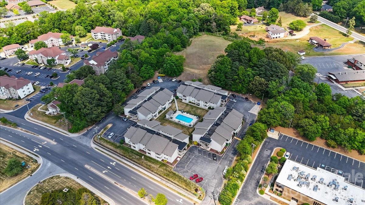 Candlewood Square - Residential