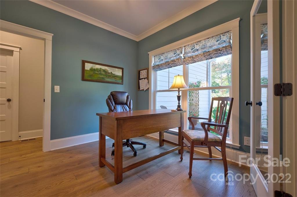 Lake Crest - Residential