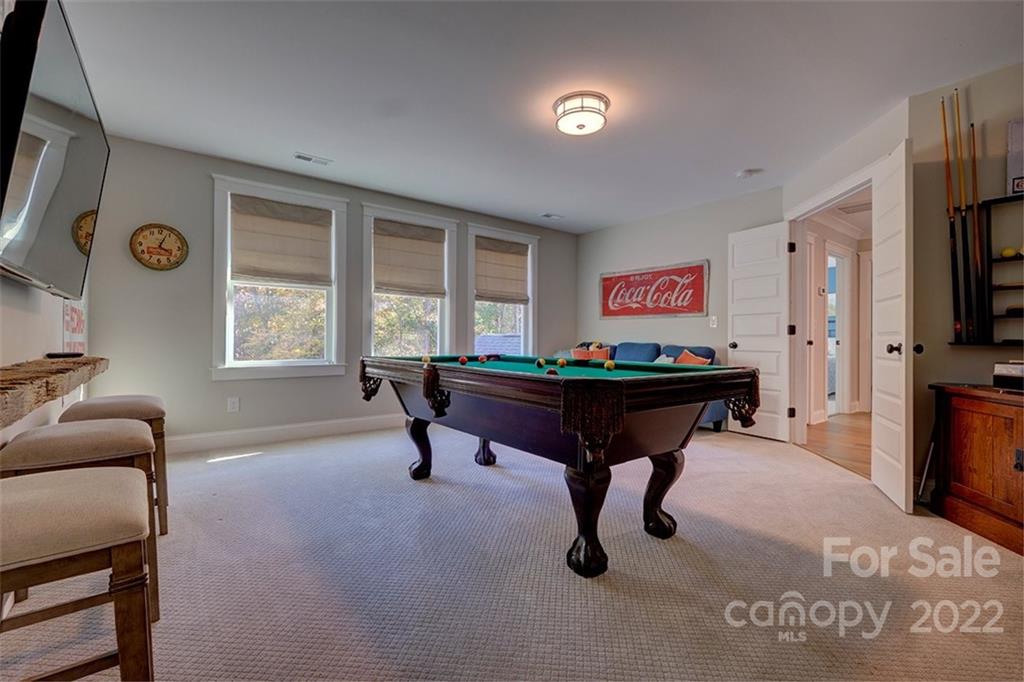 Lake Crest - Residential