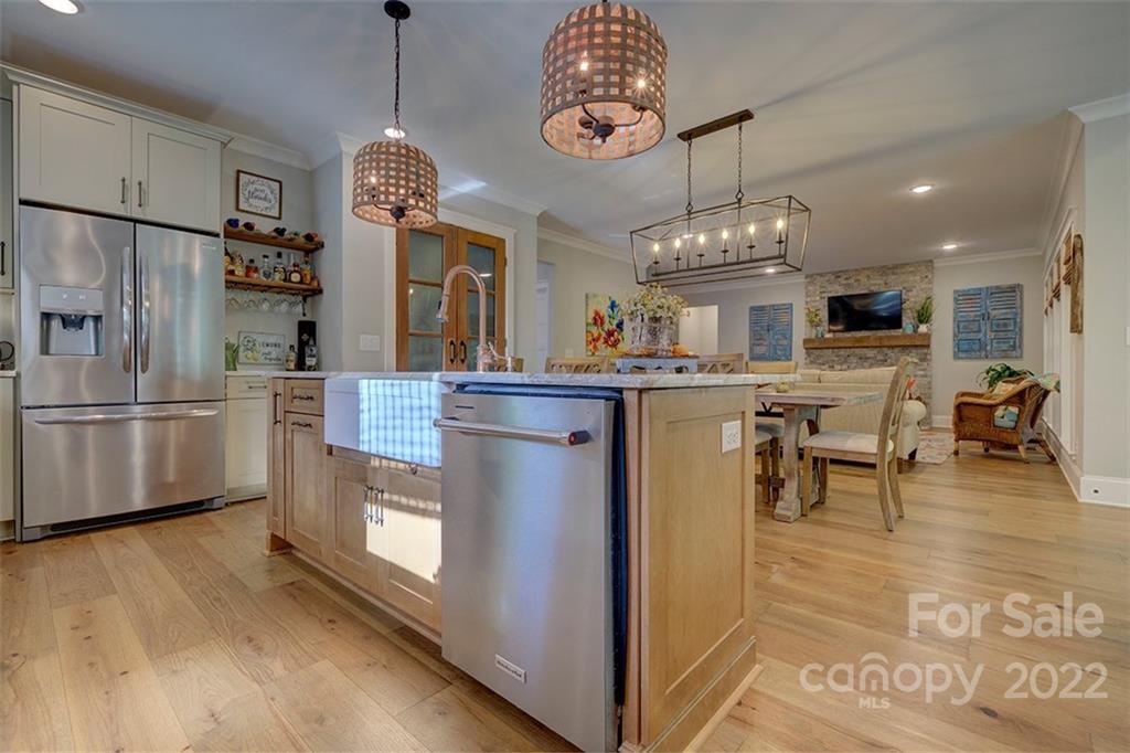 Lake Crest - Residential