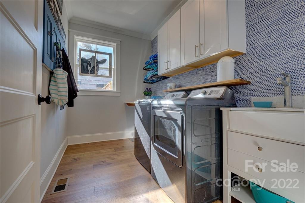 Lake Crest - Residential