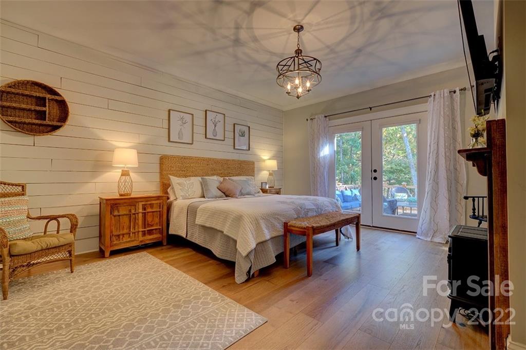 Lake Crest - Residential