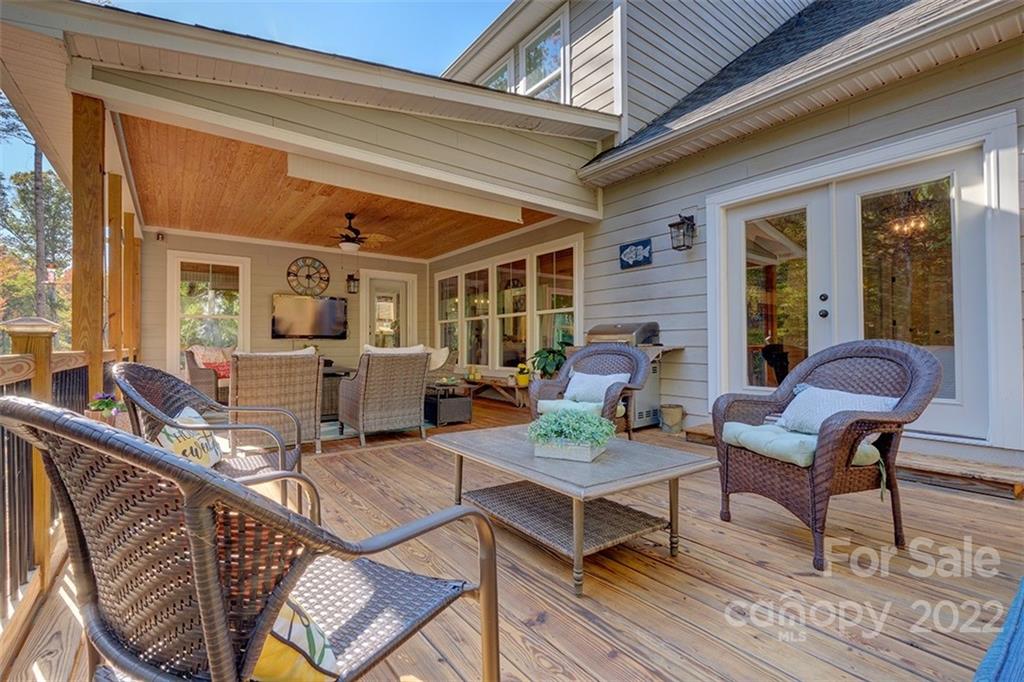 Lake Crest - Residential