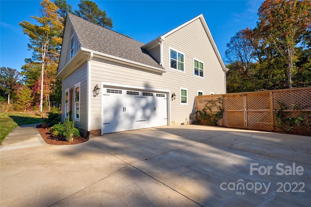 Lake Crest - Residential