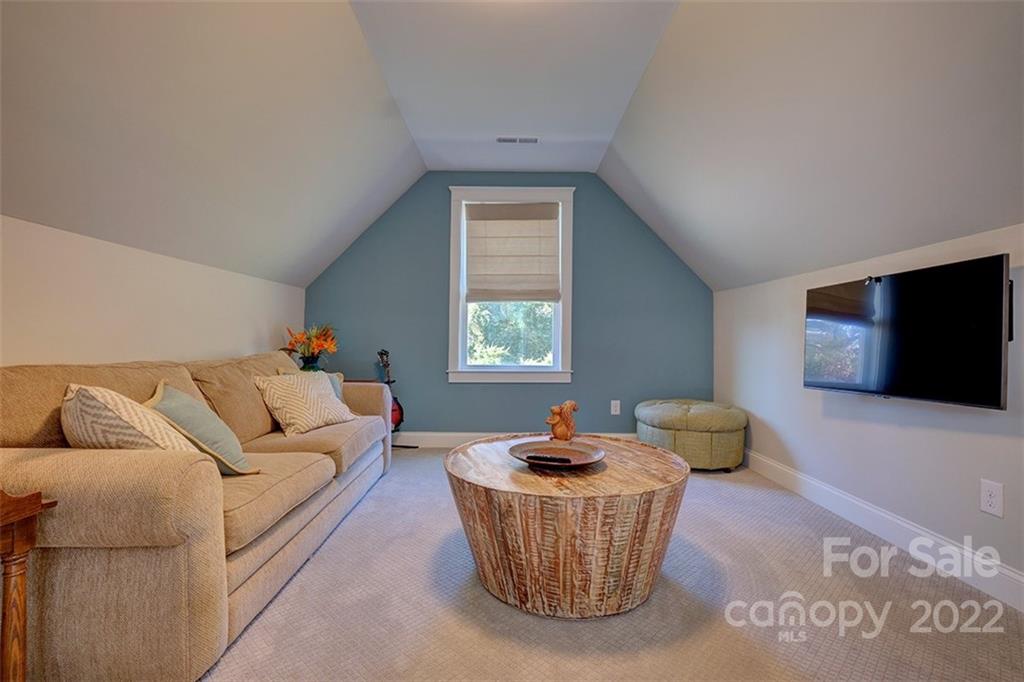 Lake Crest - Residential