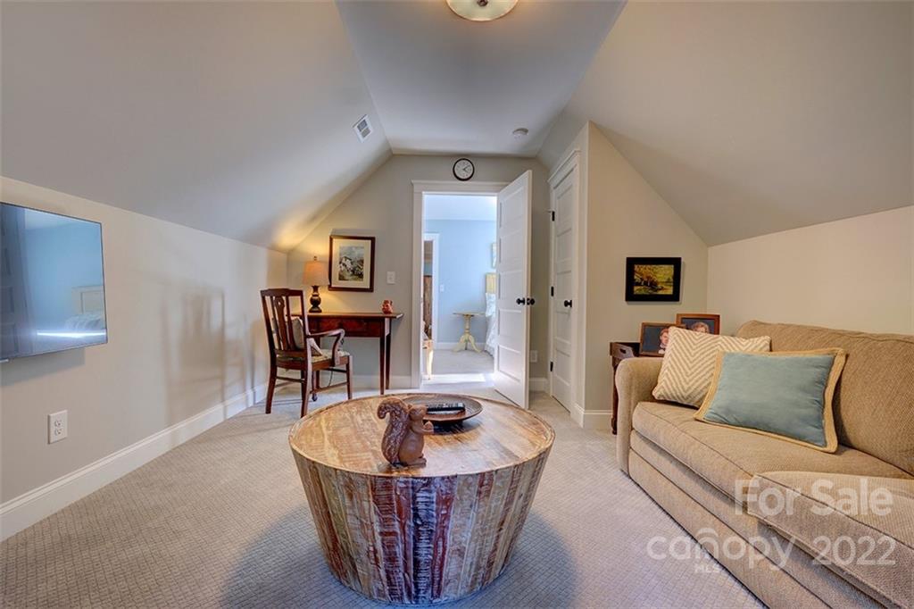 Lake Crest - Residential