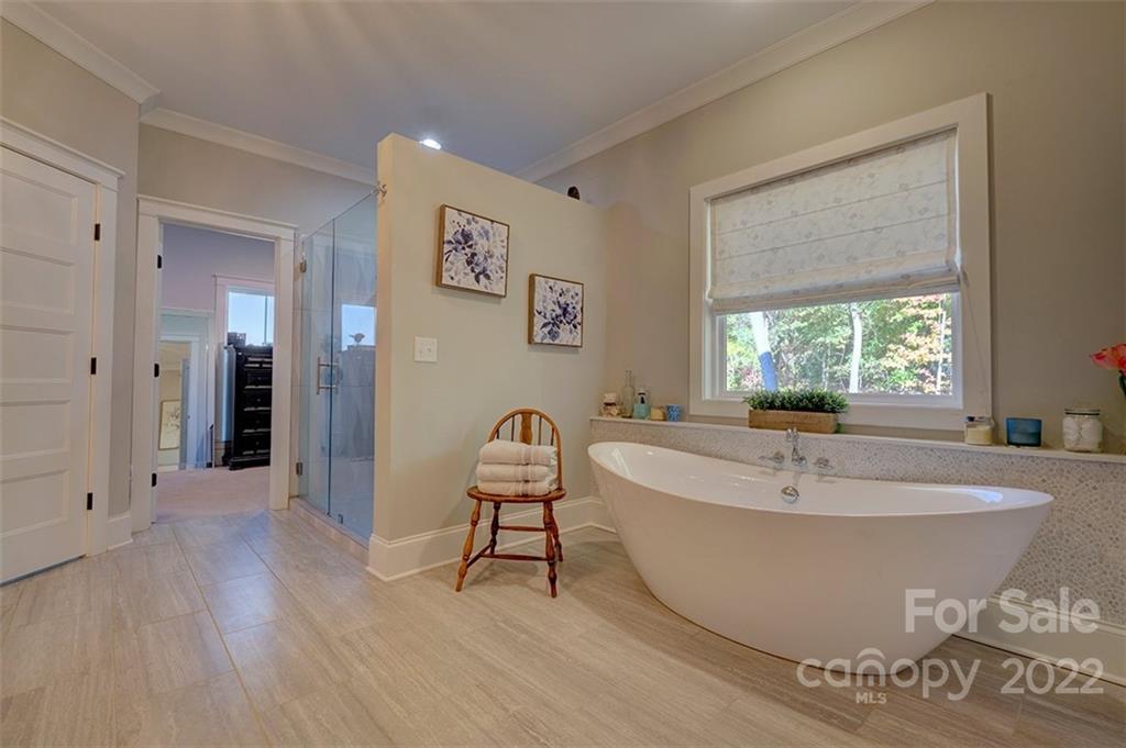 Lake Crest - Residential