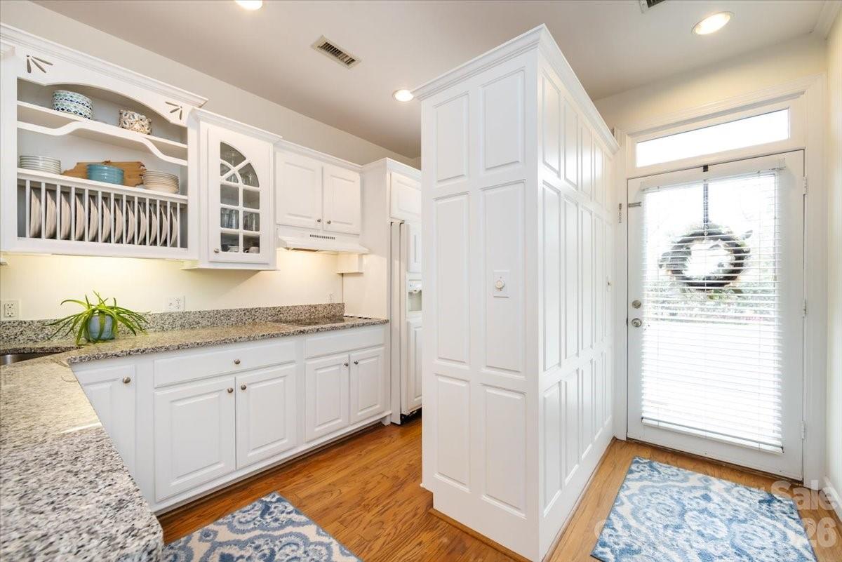 3443 W Slope Lane