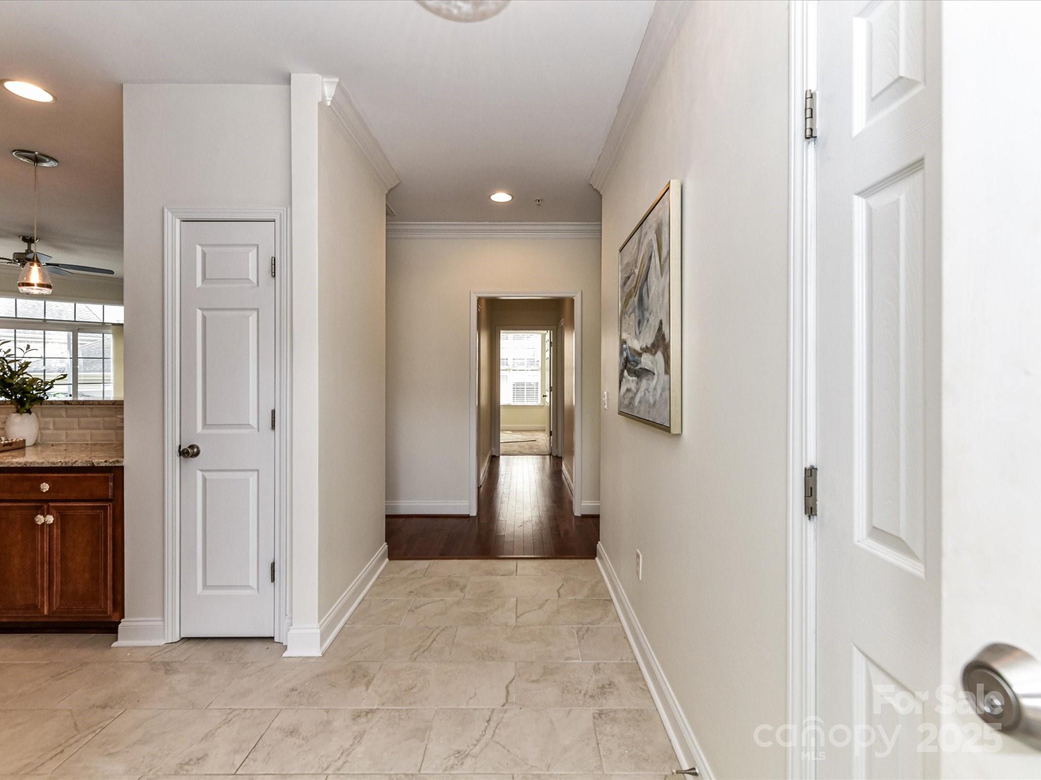 8925 Rosalyn Glen Road
