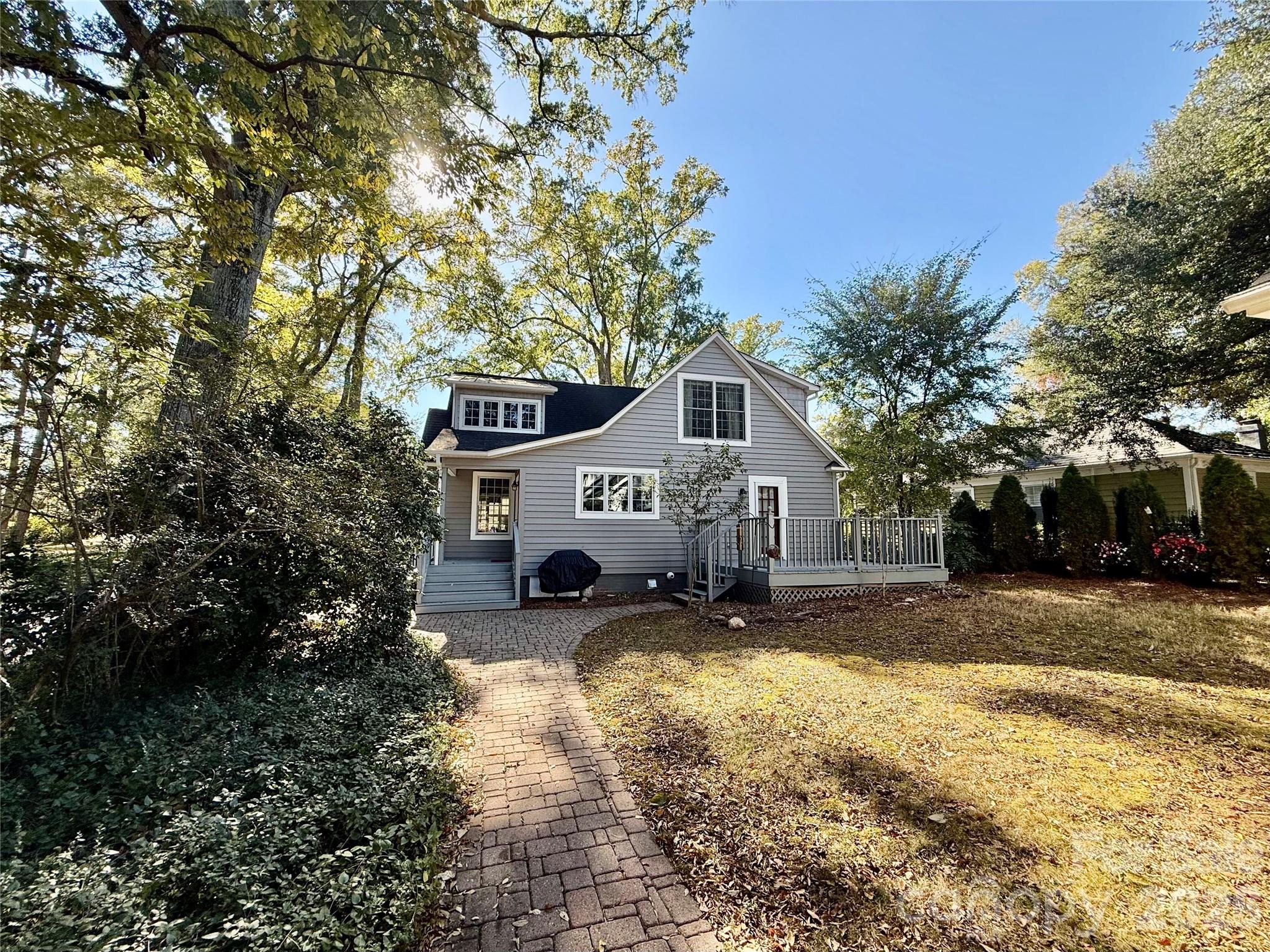 139 Louise Drive SE