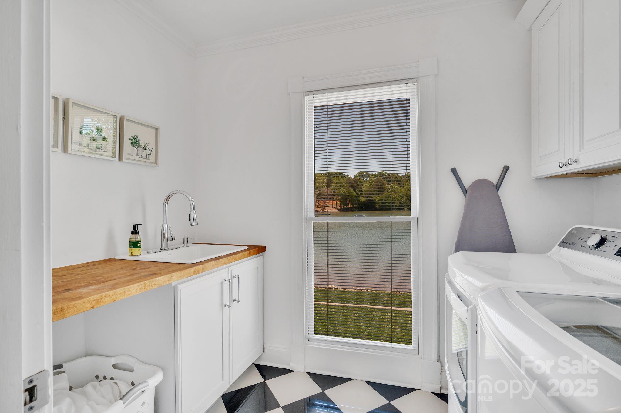 Malibu Pointe - Residential