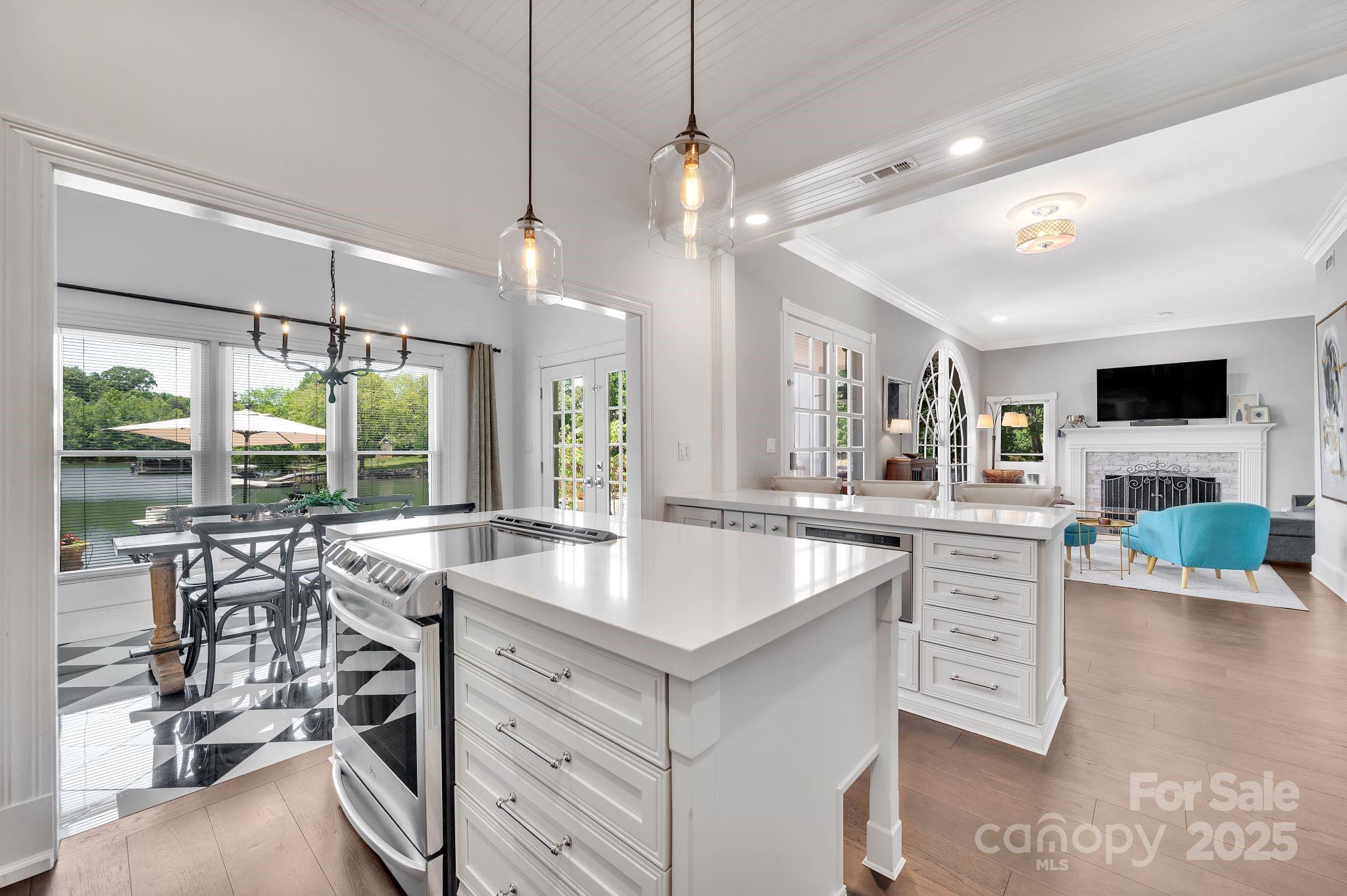 Malibu Pointe - Residential