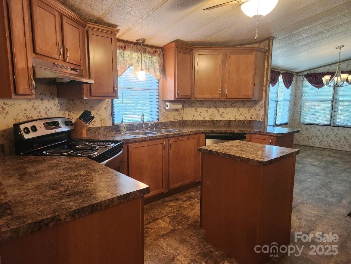 2461 Ridgecrest Drive