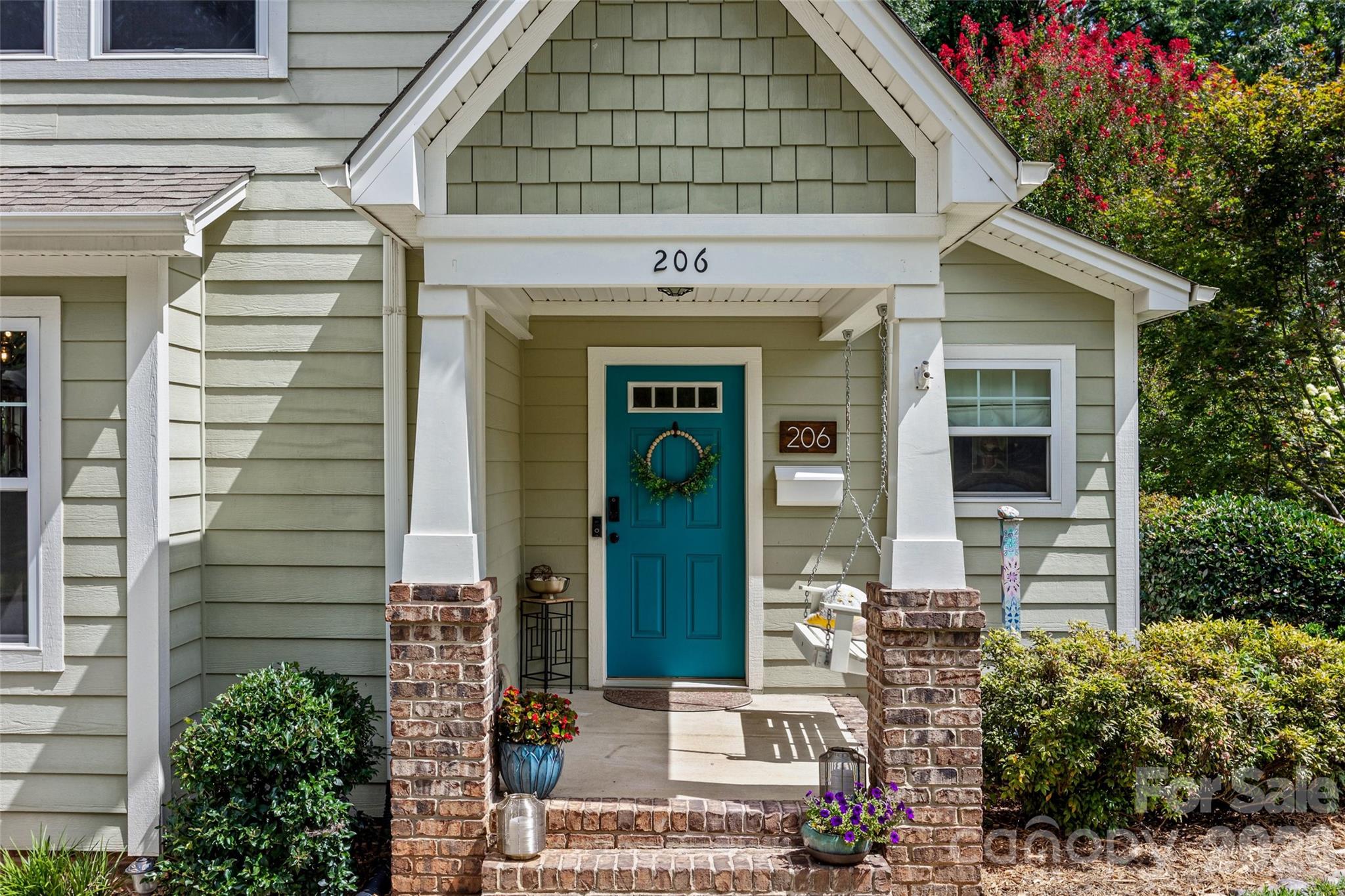 206 W Woodrow Avenue