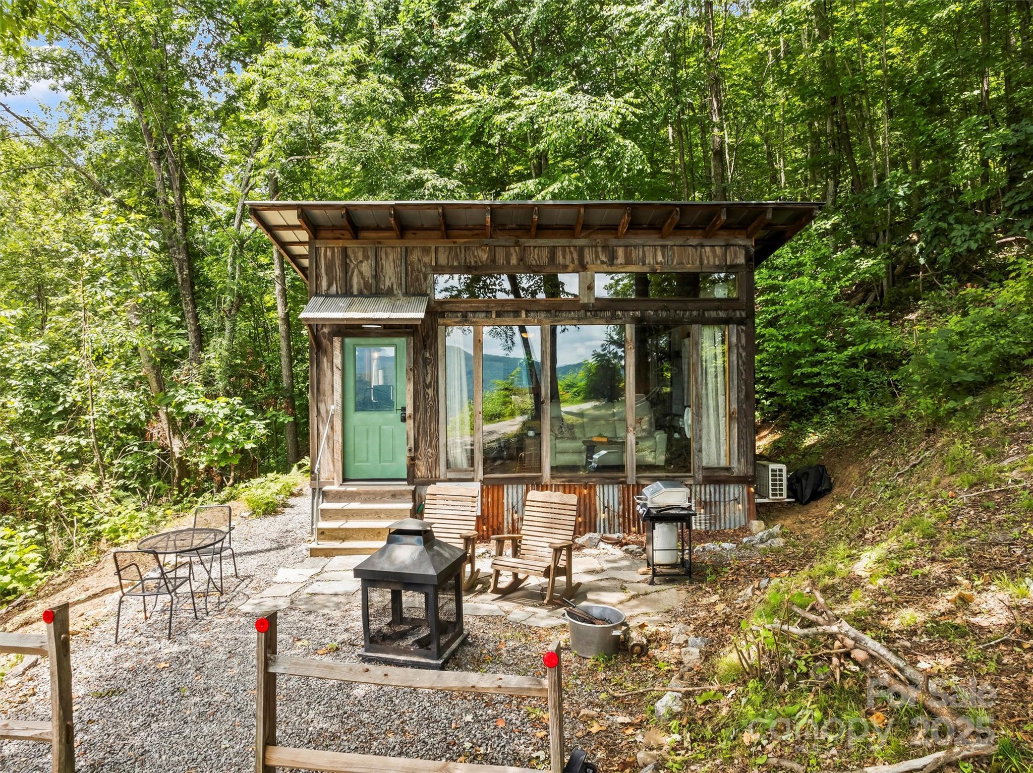 553 Paradise Mountain Road