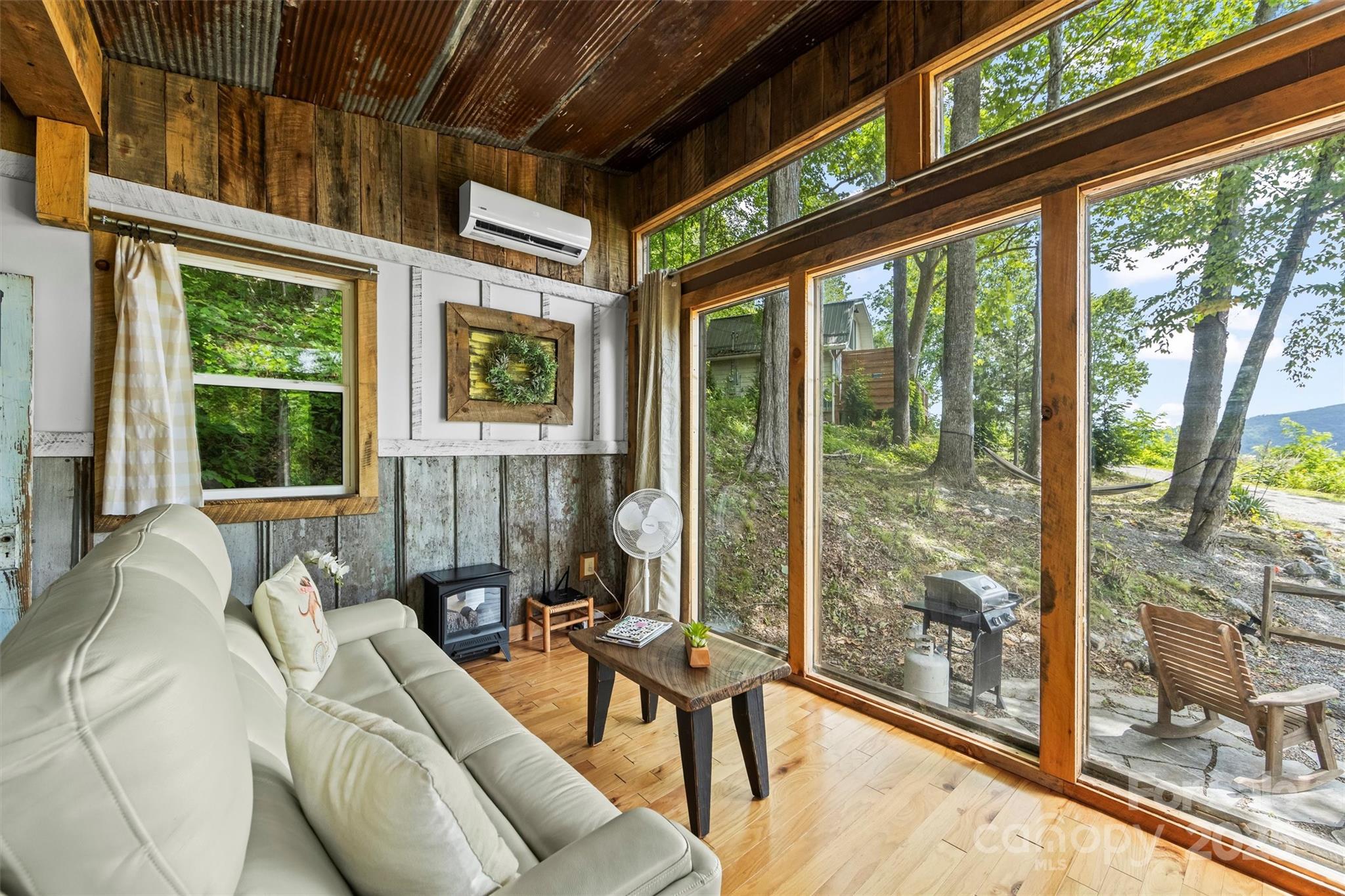 553 Paradise Mountain Road