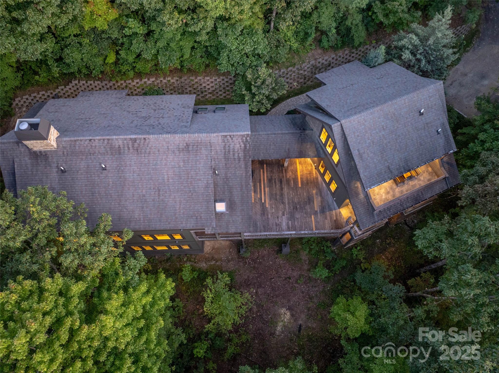 875 Creston Drive